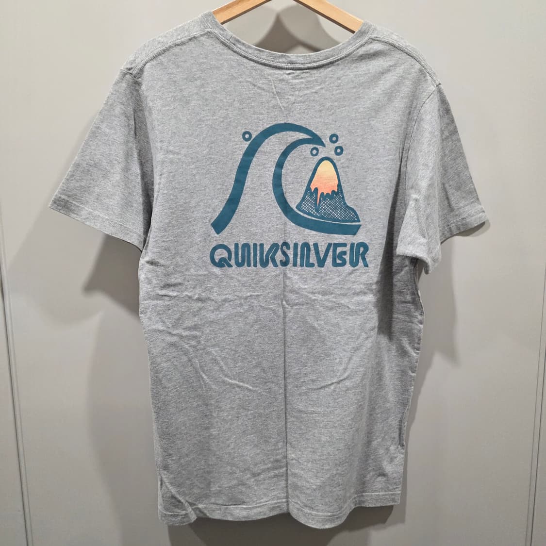 퀵실버 서프 그래픽 프린트 반팔티 상품이미지5