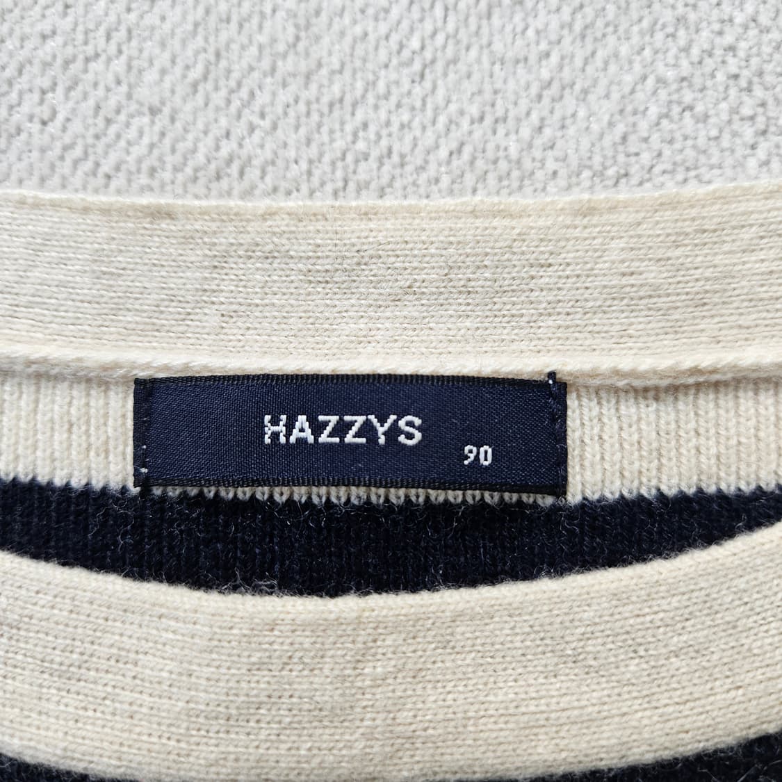 90 헤지스 여성 스트라이프 니트 0317Y 상품이미지3