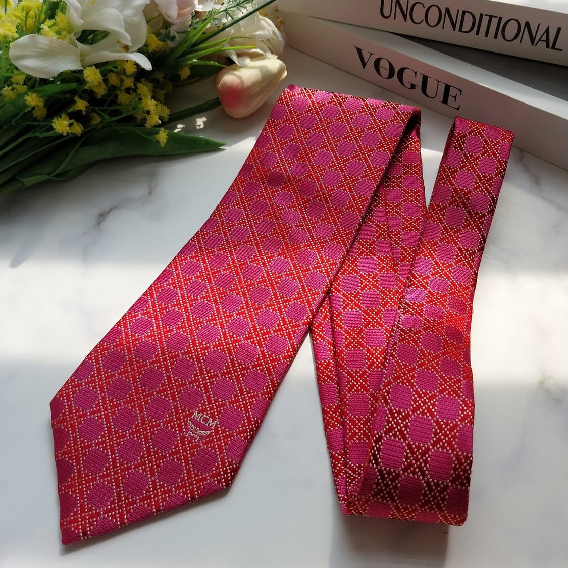 MCM 실크 레드 기하학 패턴 넥타이 8.5cm A+등급 K943
 상품이미지5