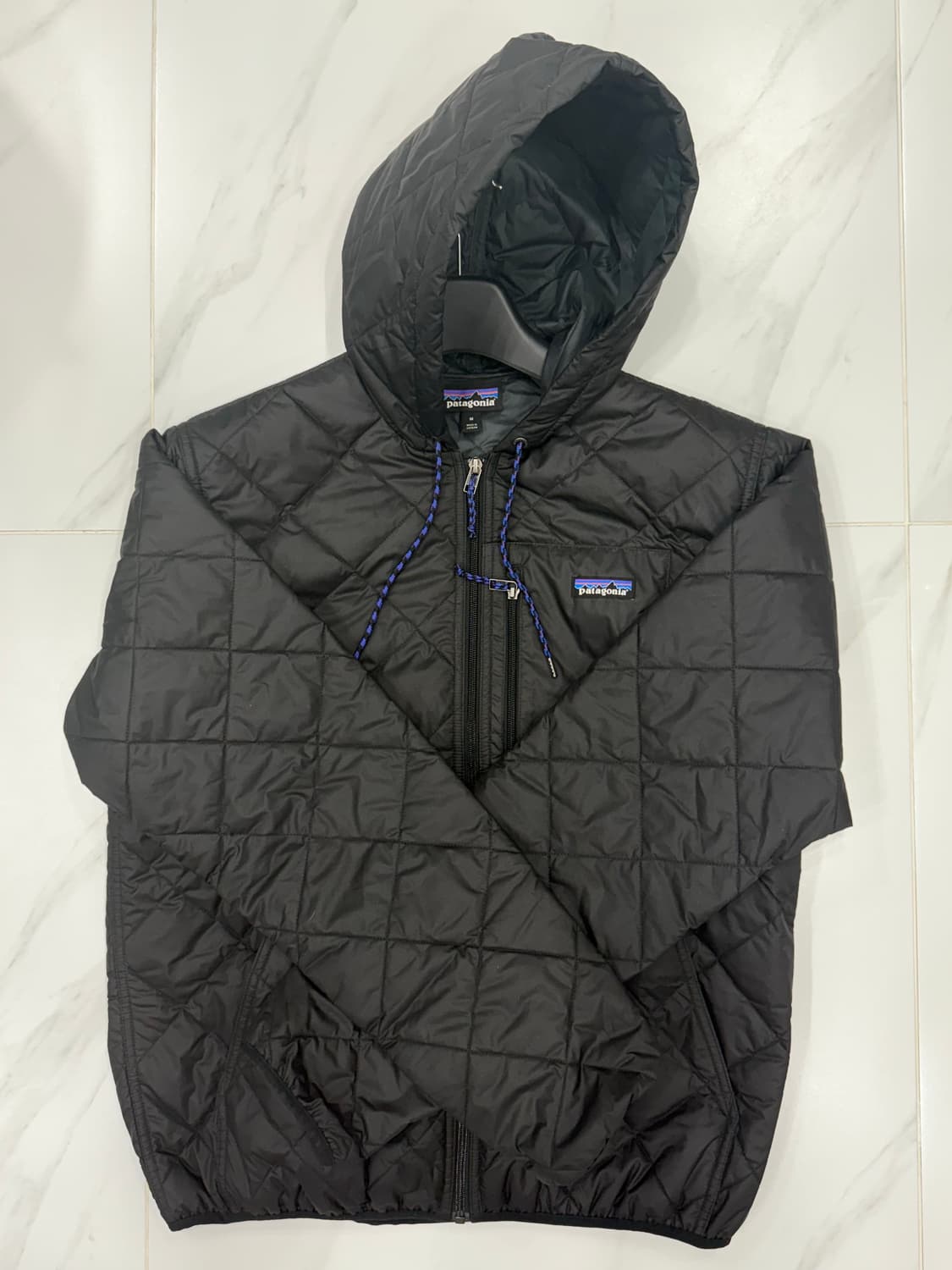 파타고니아 퀄티드 봄버 후드 M 상품이미지1