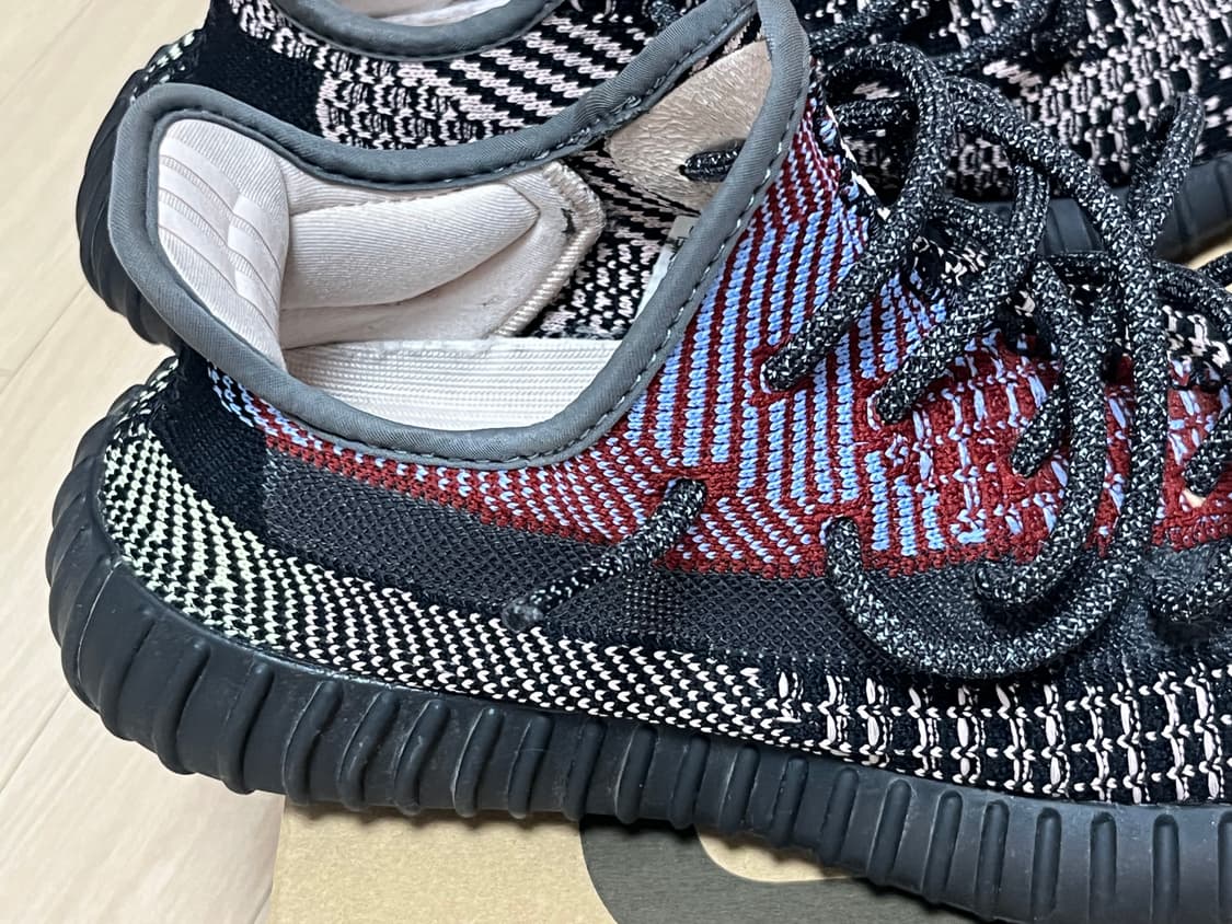 아디다스 이지부스트 350 V2 예힐 논리플렉티브 상품이미지1