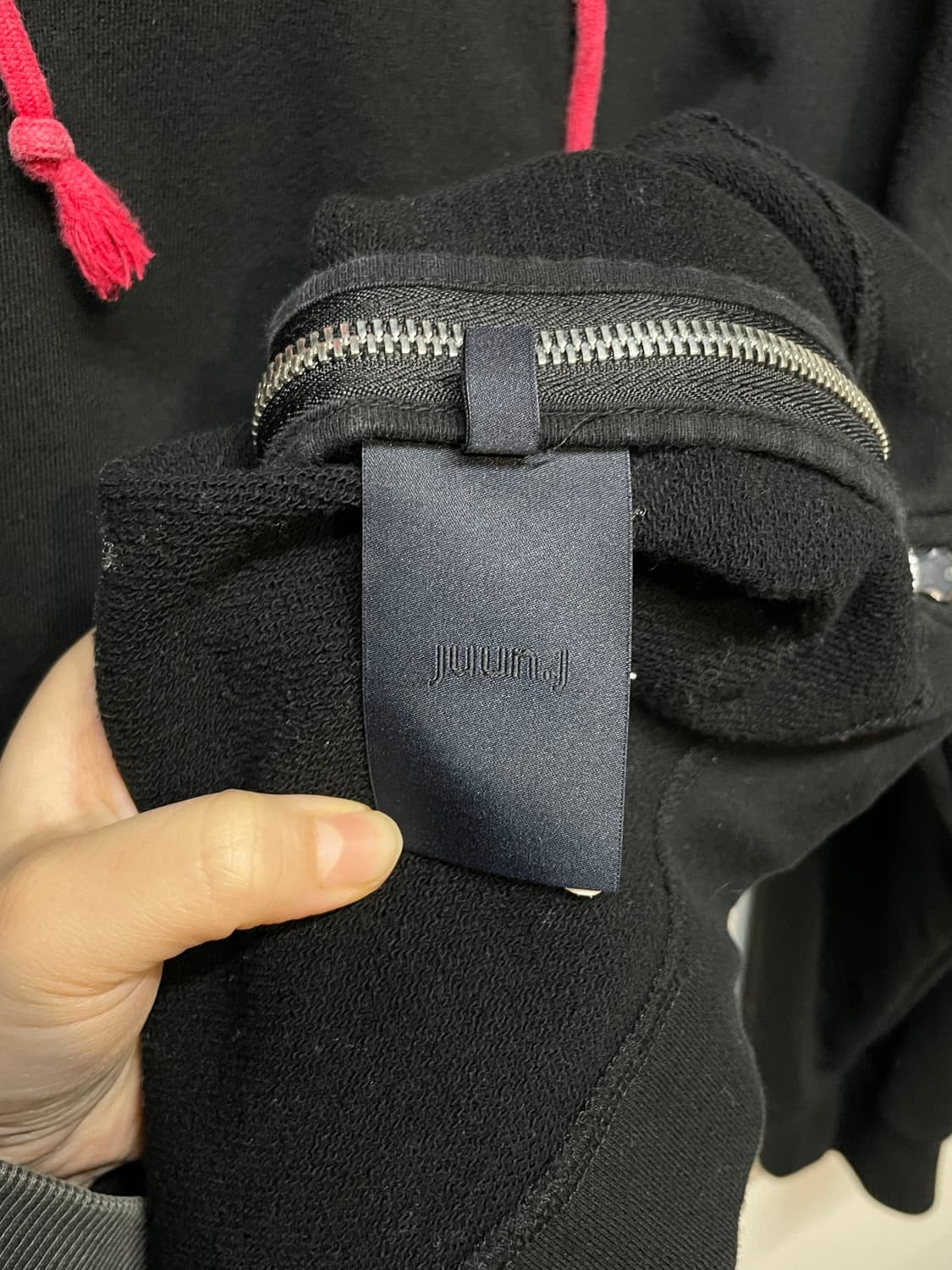 Juun.J 블랙 레드 후드 상품이미지8