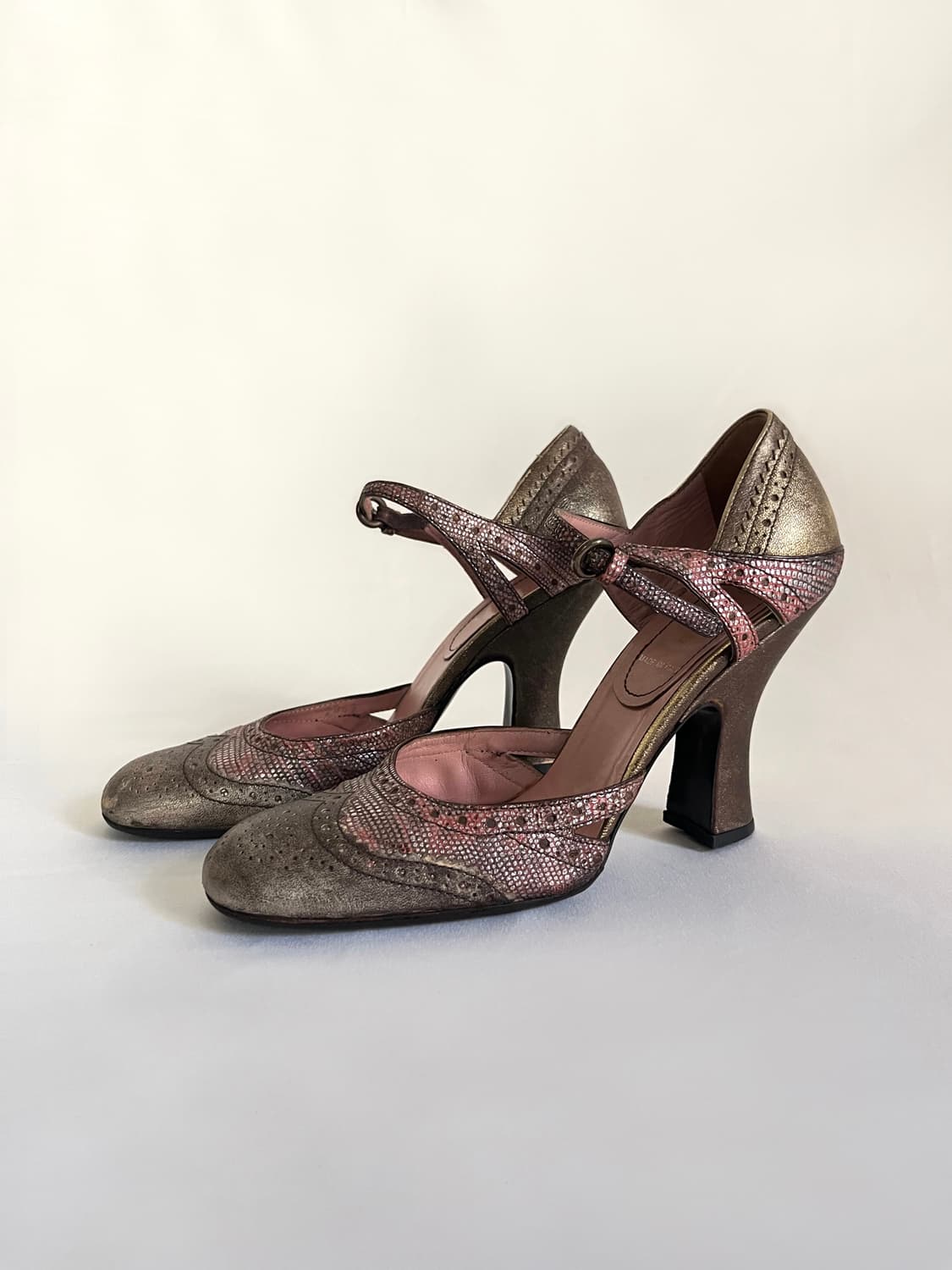 MiuMiu 2000’s pink gold heels 상품이미지8