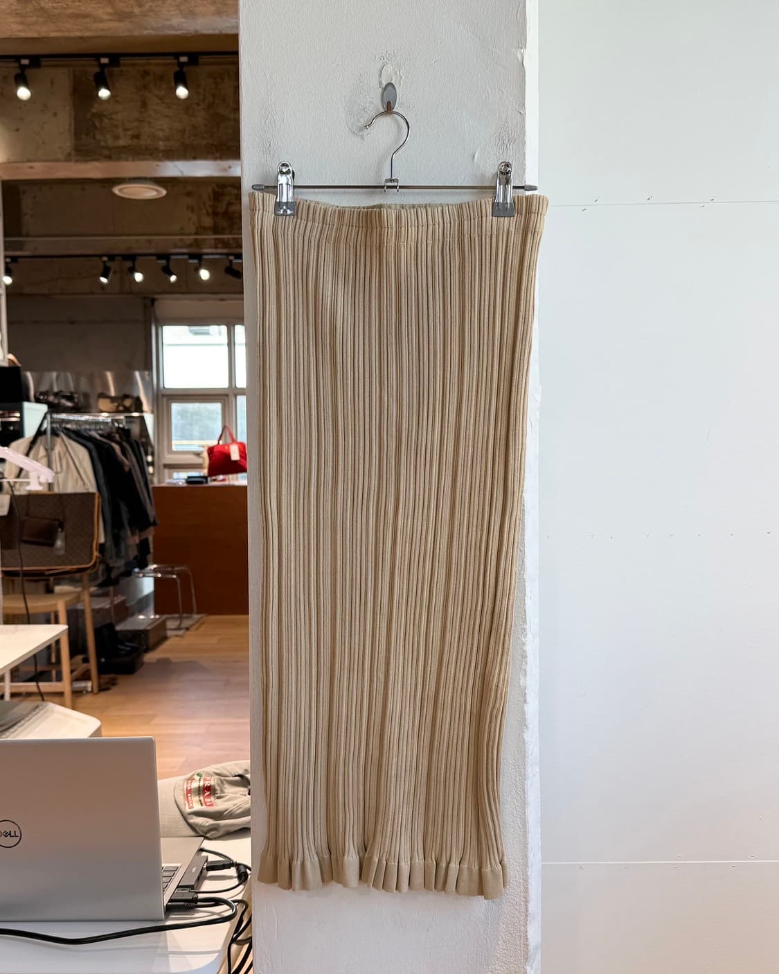 아크네 스튜디오 베이지 링컬 미디스커트 상품이미지2