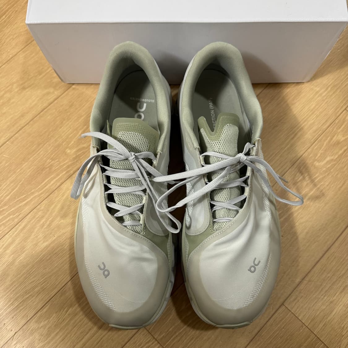 295 온러닝 파프 클라우드몬스터2 문더스트 상품이미지2