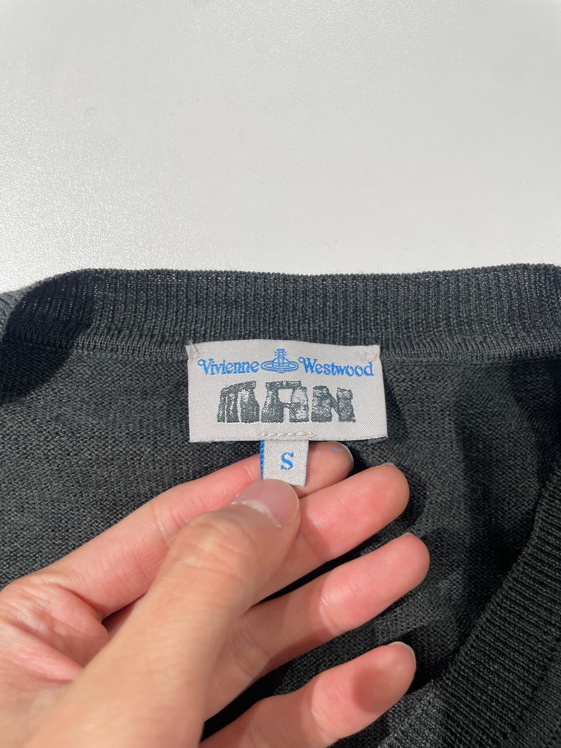 비비안 웨스트우드 맨 다크 올리브 V넥 울 니트 상품이미지7