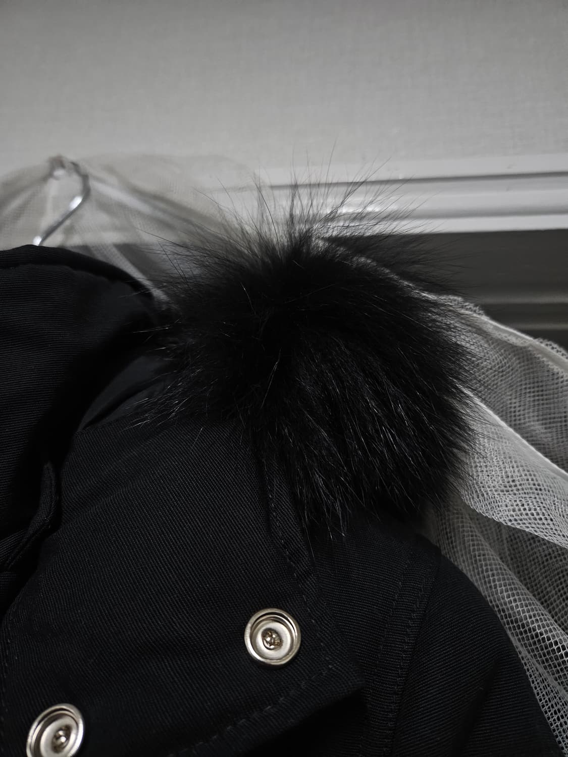 무스너클 쓰리쿼터 블랙퍼 패딩  S/P사이즈 상품이미지5