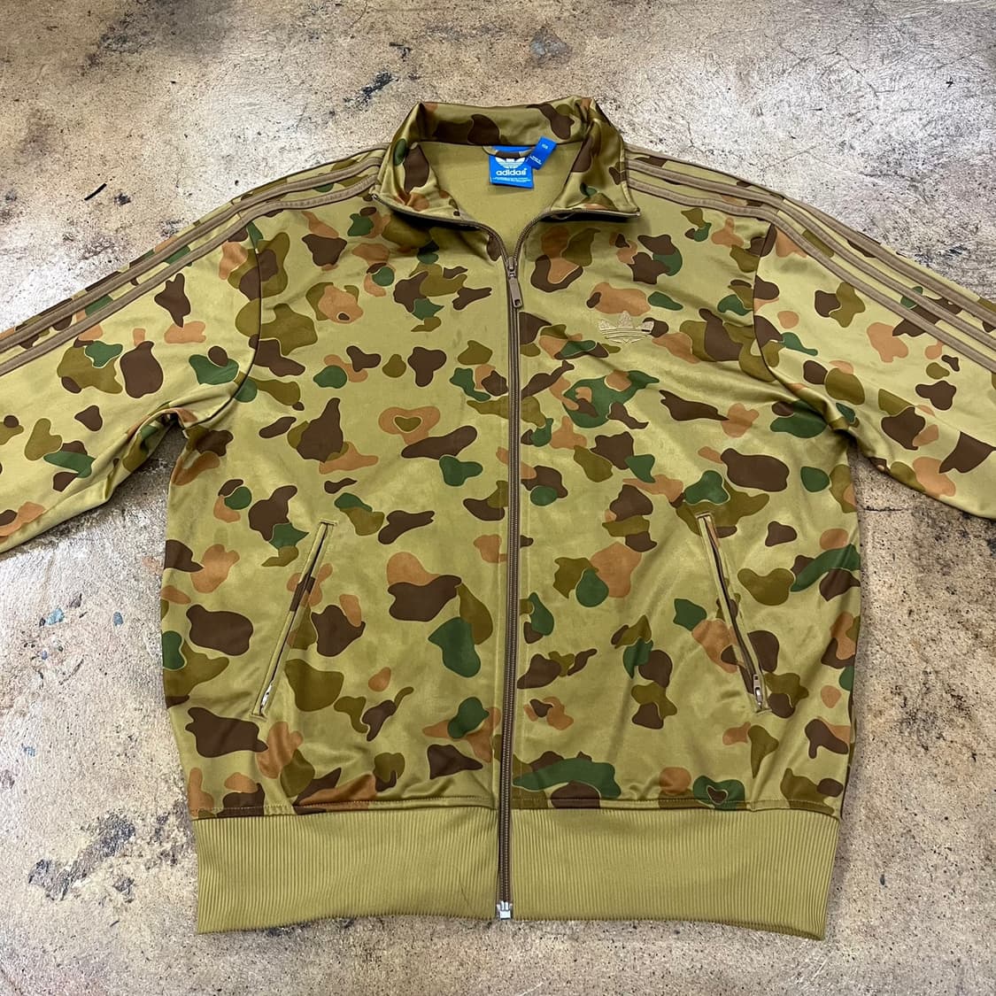 아디다스 카모 밀리터리 황계 브라운 져지 트랙탑 105 상품이미지3