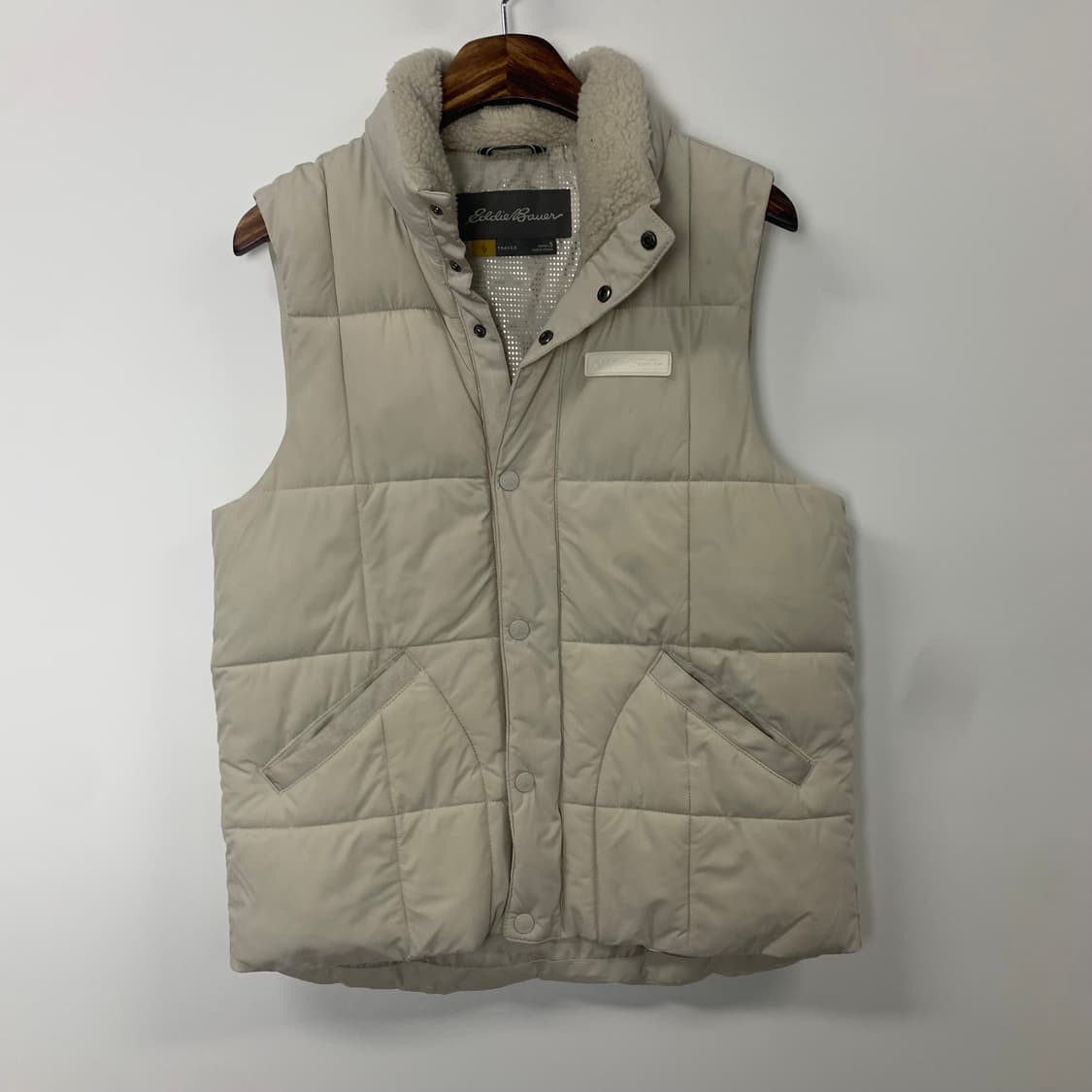 에디바우어 로고 아이보리 퀼팅 조끼패딩 상품이미지3