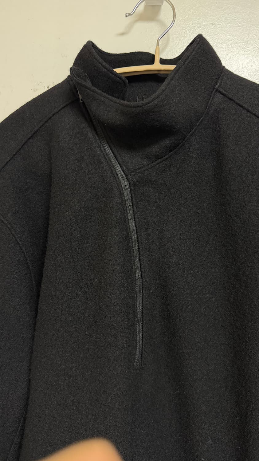 ee 누마레 커브드 하프 집업 팝니다 상품이미지5