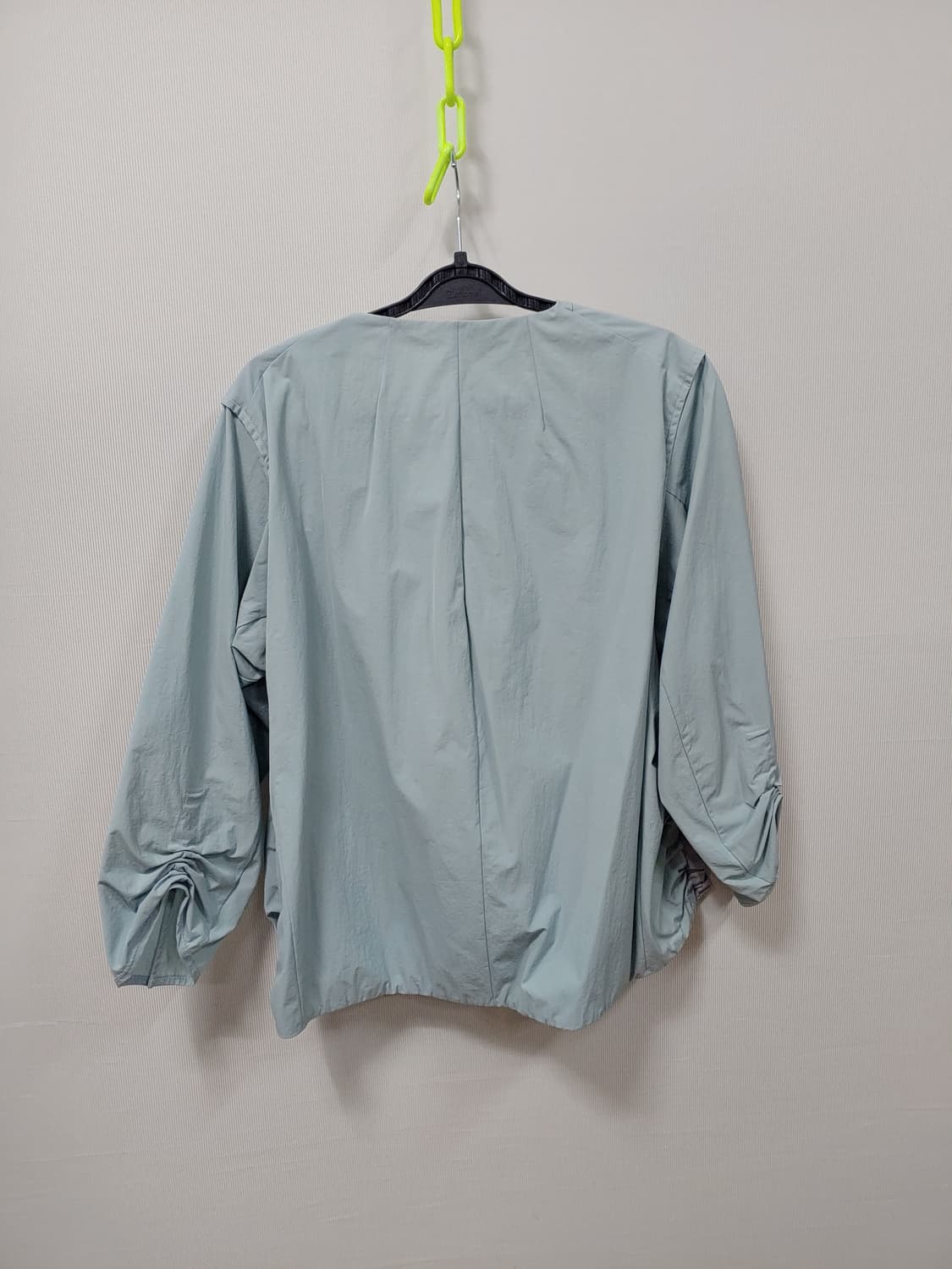 한섬 마인 셔링 소매 오픈 자켓 오버핏 여성 55~66 상품이미지2