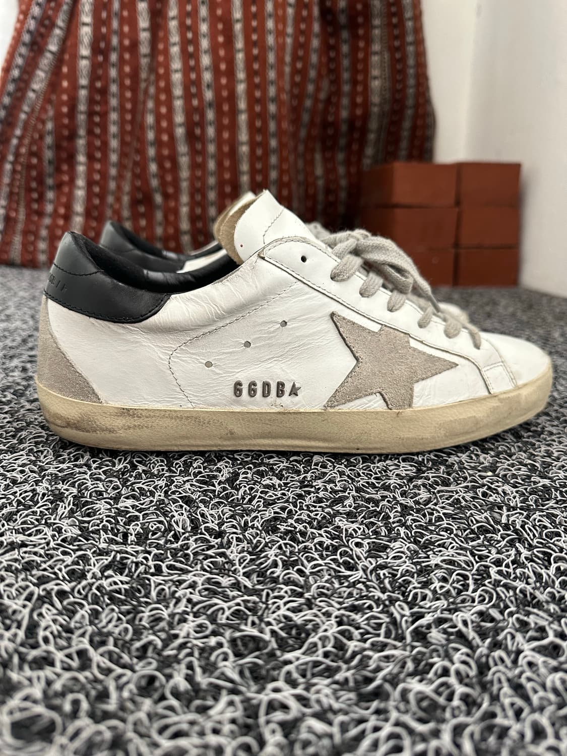 골든구스 슈퍼스타 스니커즈 40사이즈 260mm 상품이미지2