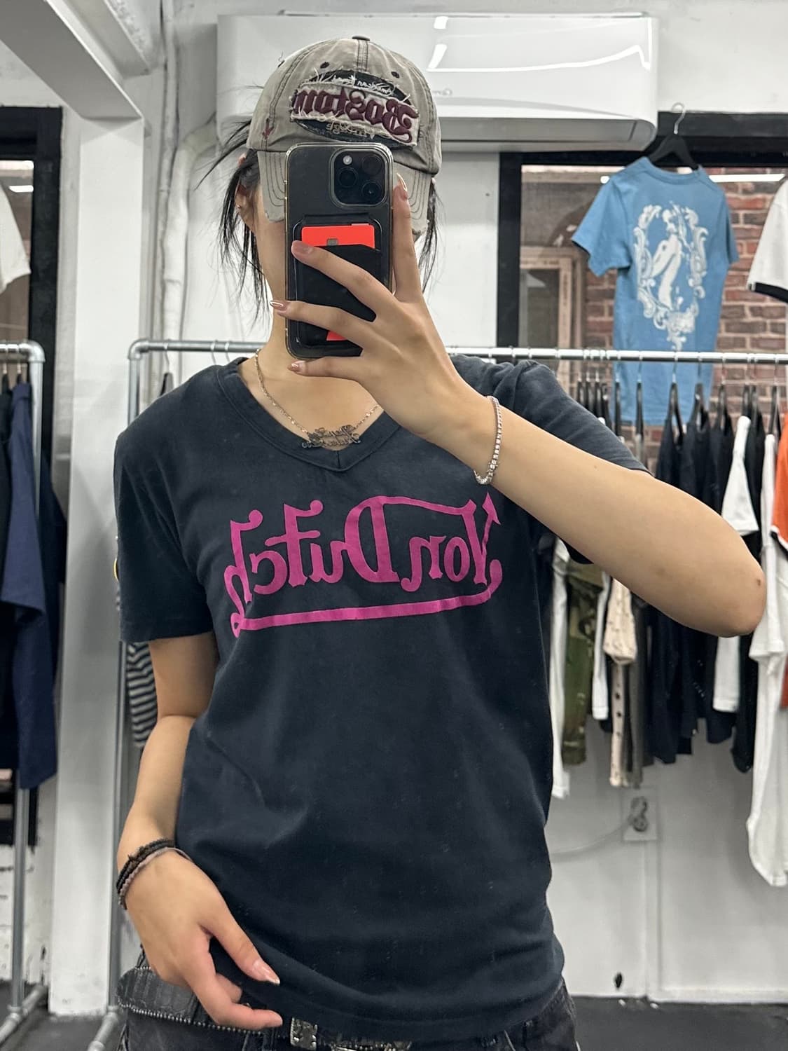 본더치 스펠로고 브이넥 티셔츠 상품이미지1
