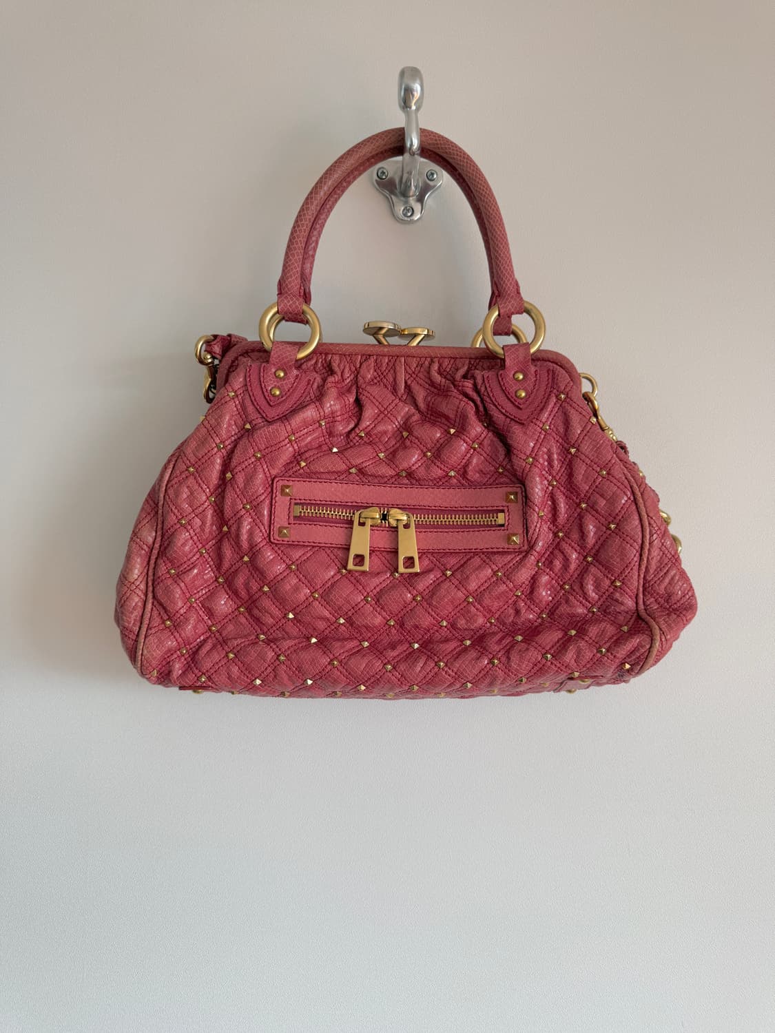 마크 제이콥스(MARC JACOBS) 레더 스터드 프레임백(ITALY) 상품이미지2