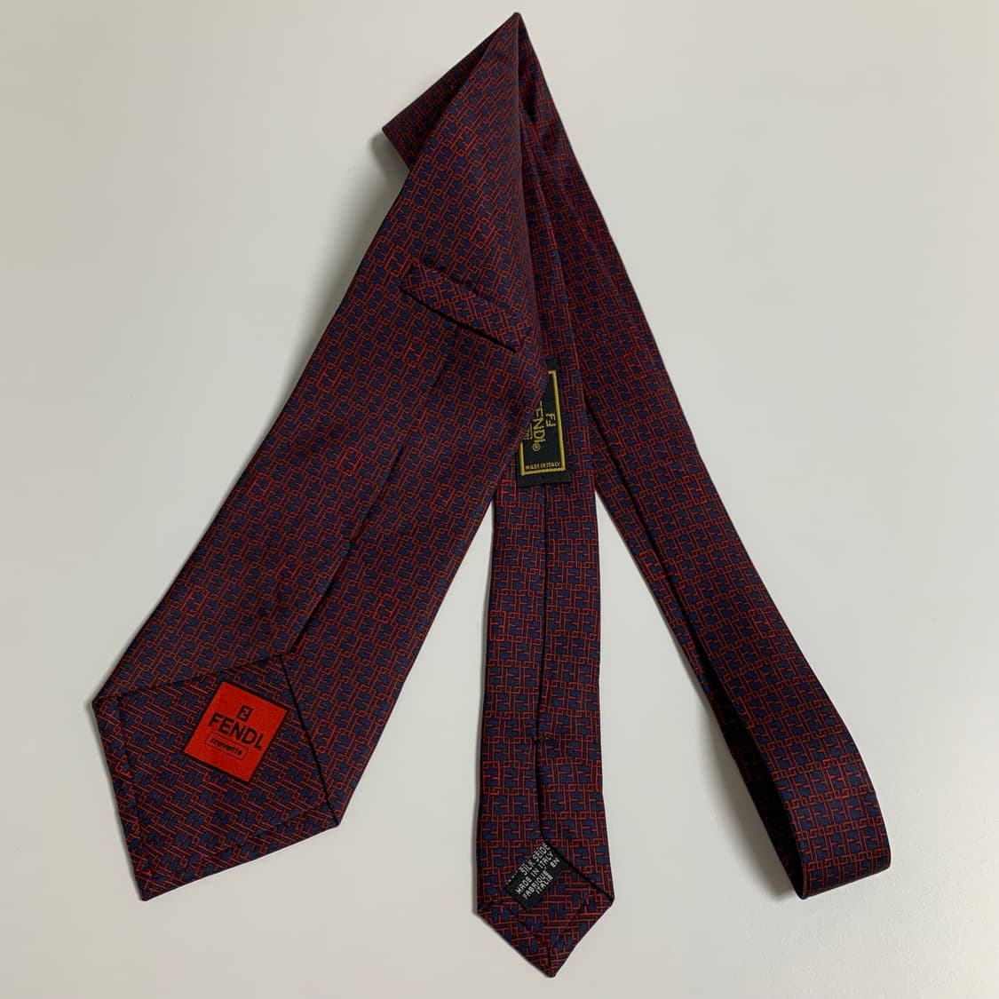 펜디(FENDI) FF로고 명품넥타이 새상품급 S등급 9.4cm 상품이미지10