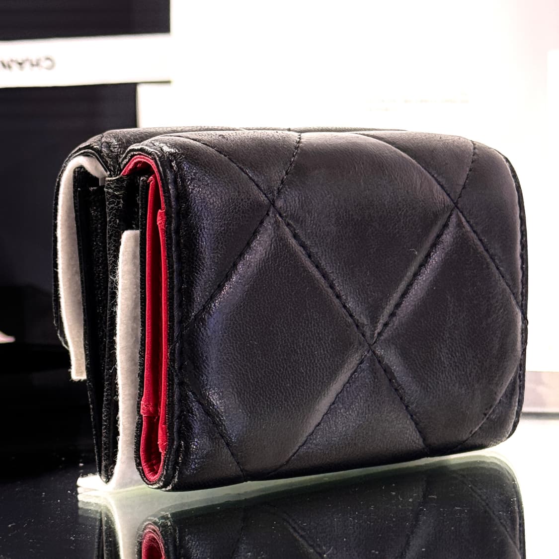 샤넬 19 트리폴드 중지갑 (블랙 & 골드 / AP1789) 상품이미지3