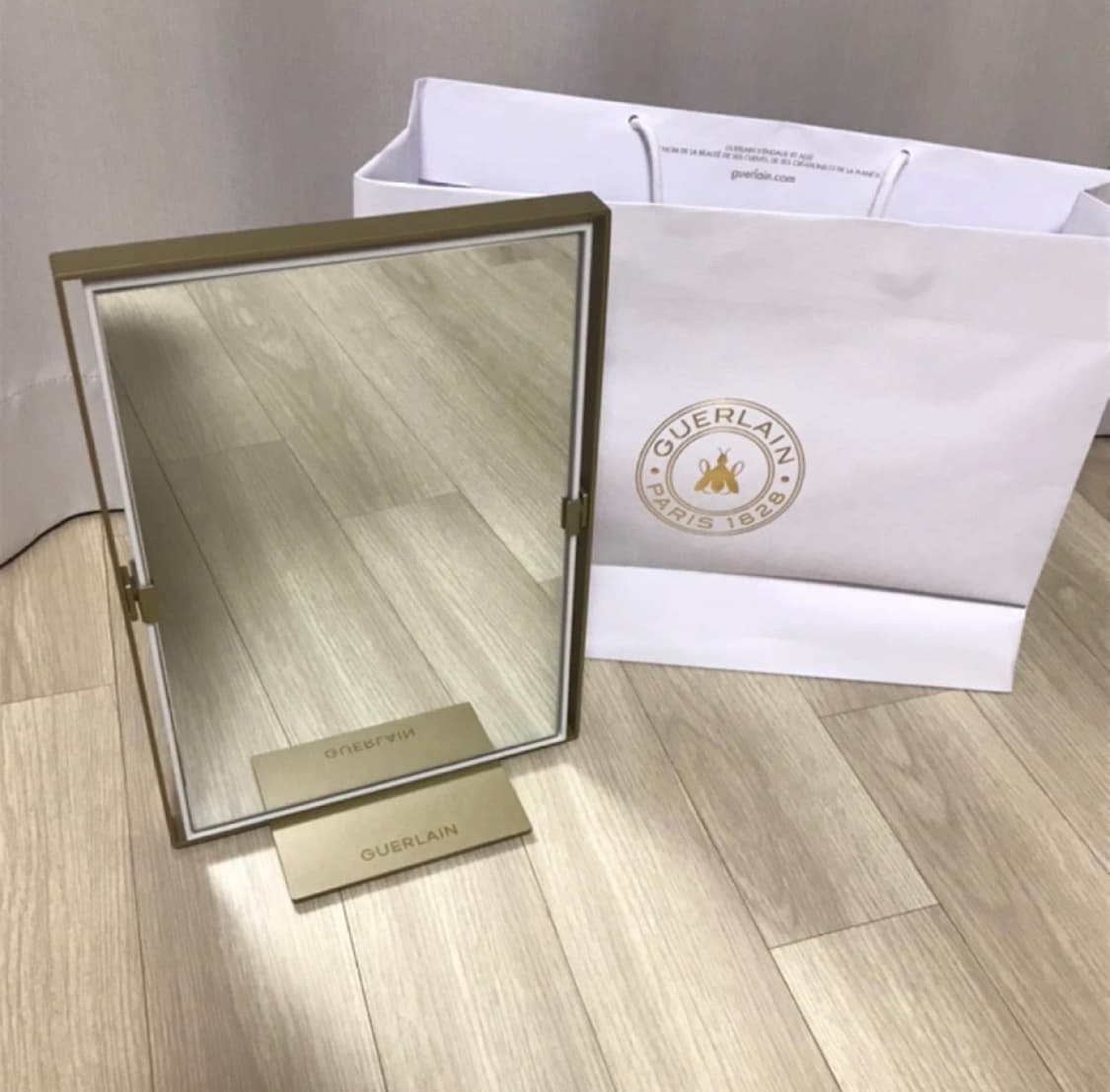 새상품) 겔랑 거울 Guerlain 거울 상품이미지2