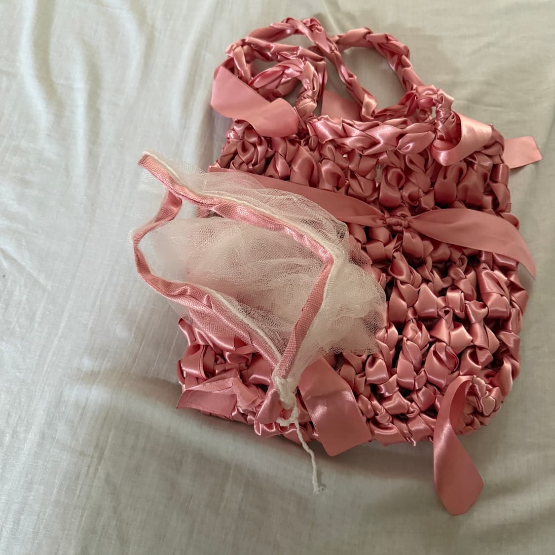 크로쉐안트 새틴삭 숄더백 상품이미지3