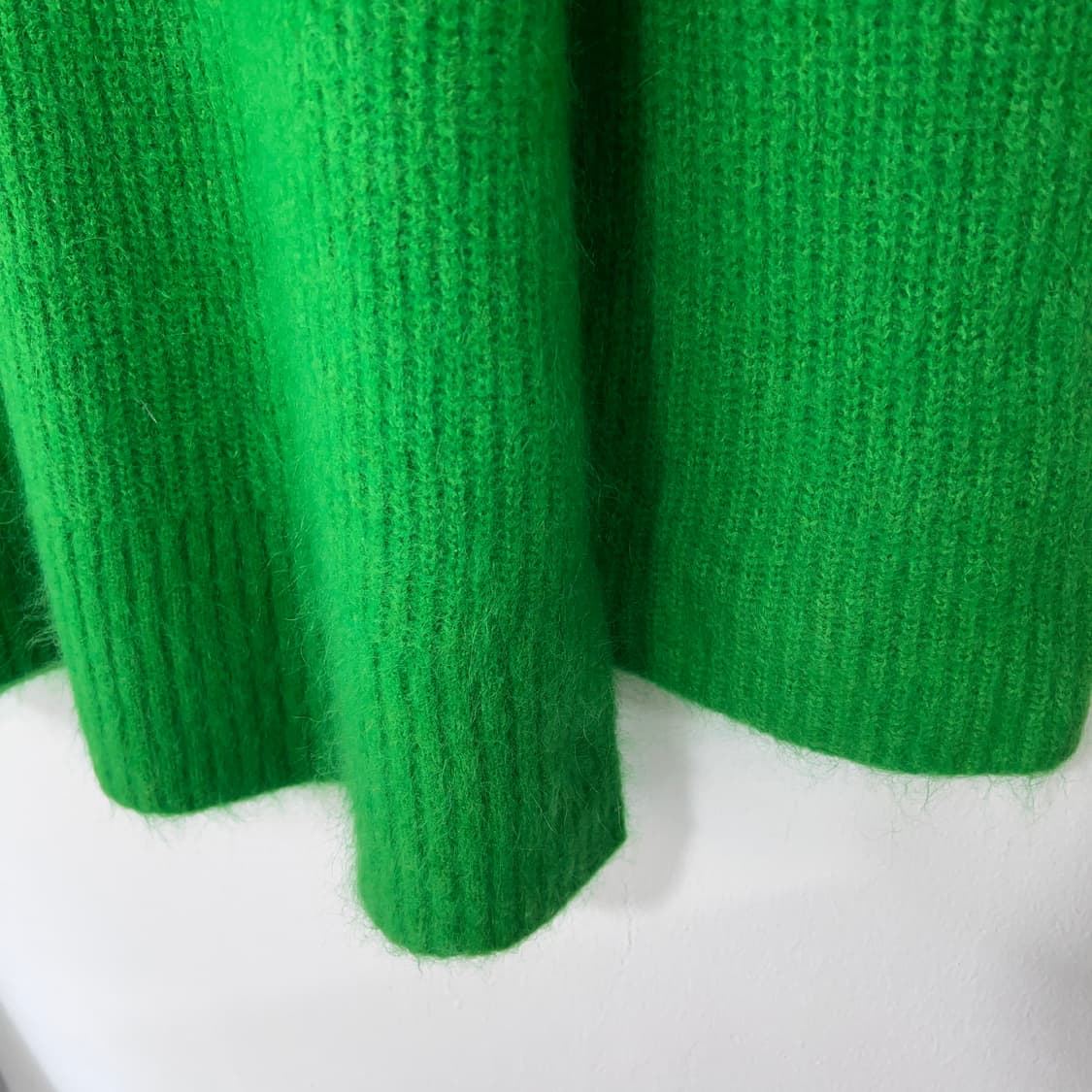 [S]앤아더스토리즈 모헤어 오버핏 터틀넥니트 상품이미지4