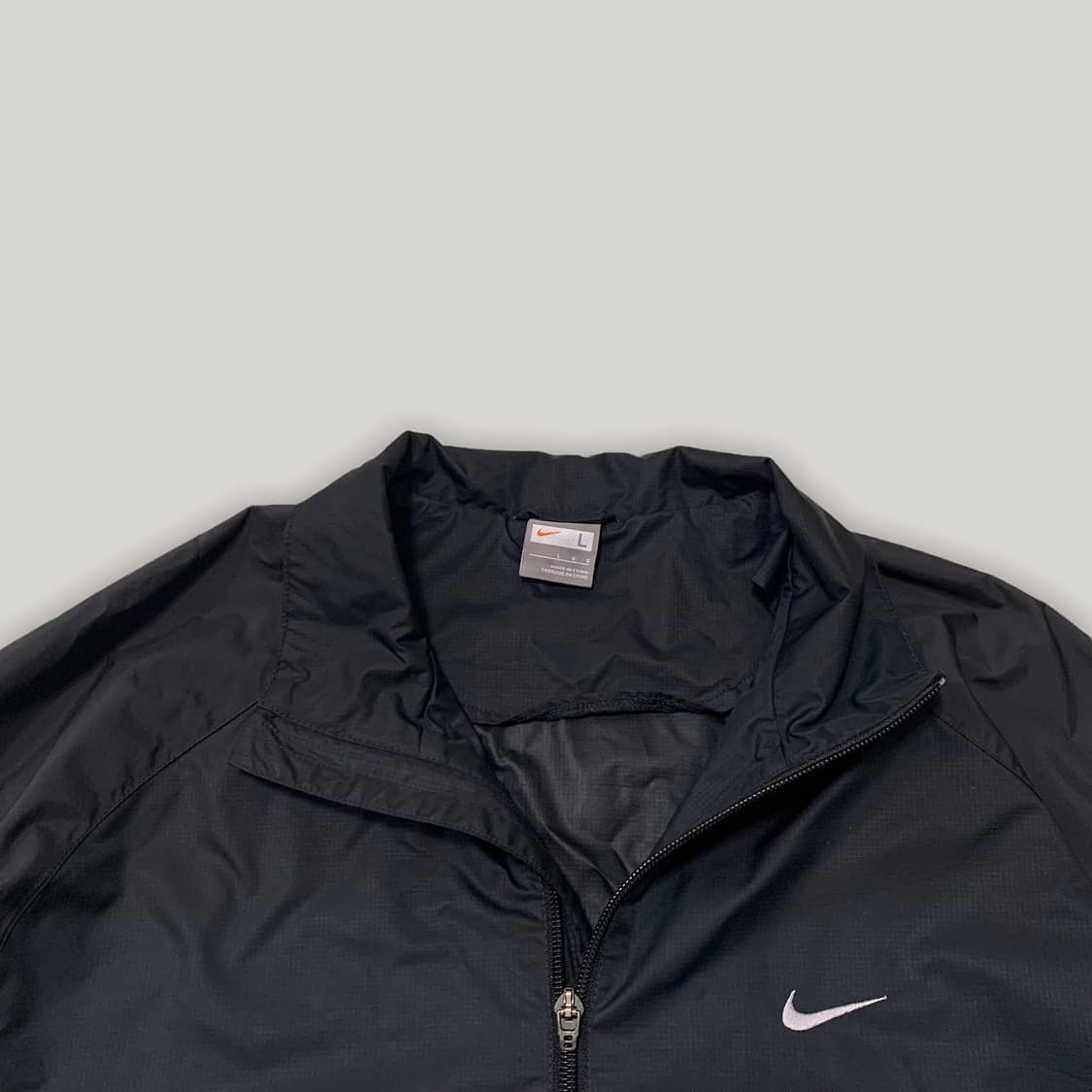 나이키 블랙 & 그레이 바람막이 자켓 상품이미지2