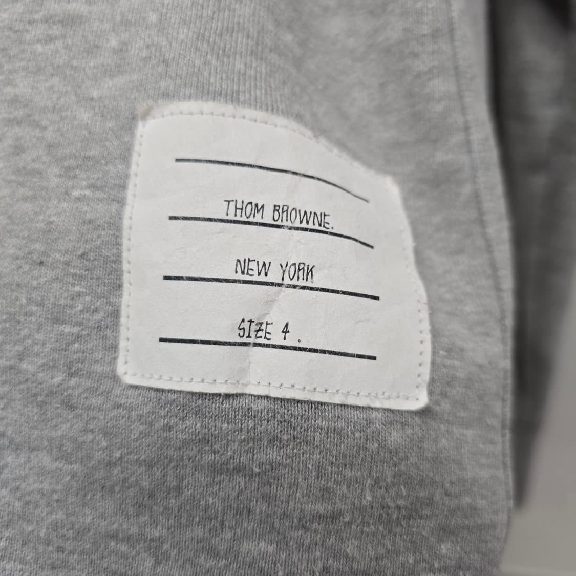 톰브라운 사선 완장 맨투맨 4사이즈 105 판매 상품이미지4