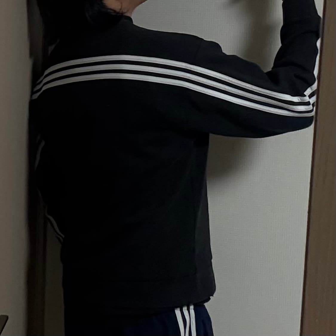 정품 아디다스 삼선 백 스트라이프 긴팔 크루 맨투맨 블랙 상품이미지2