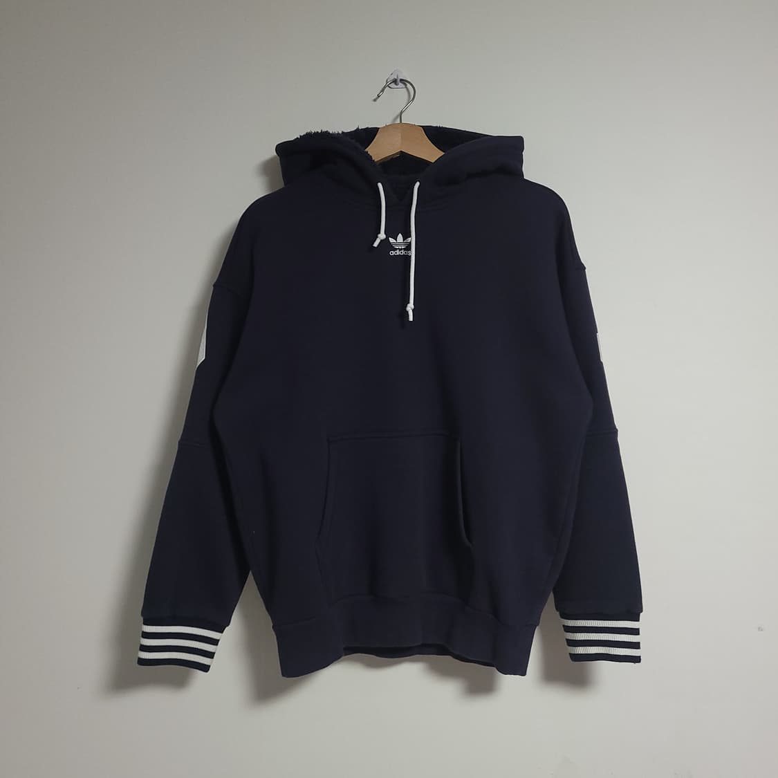 (100) ADIDAS 아디다스 여성 네이비 기모 후드티 상품이미지1