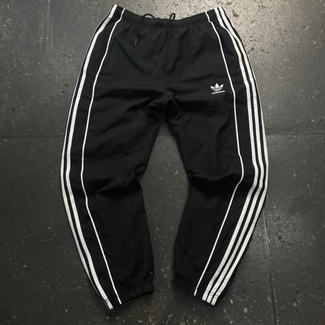 100 아디다스 나일론 팬츠  상품이미지1
