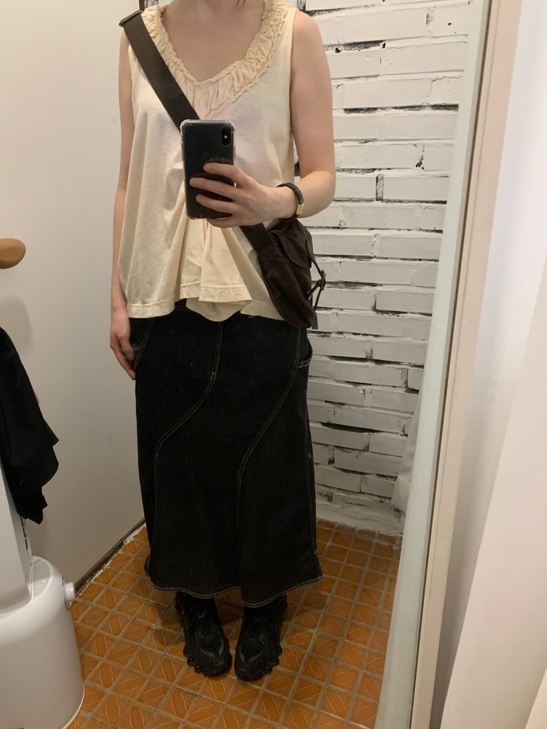 Zucca Ruffled V-Neck Sleeveless 상품이미지8