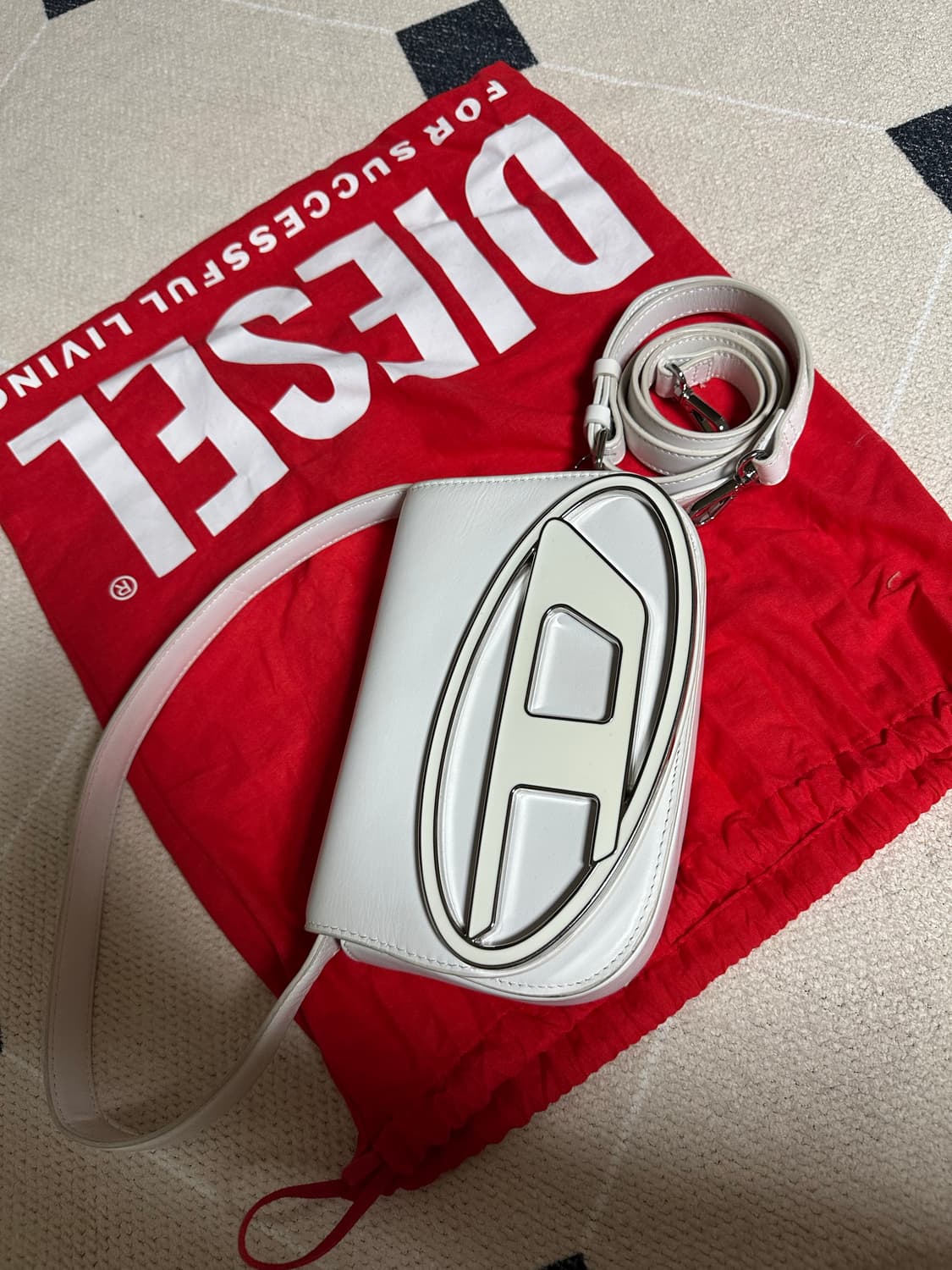 디젤 1DR 숄더백 인 나파 레더 화이트 상품이미지2