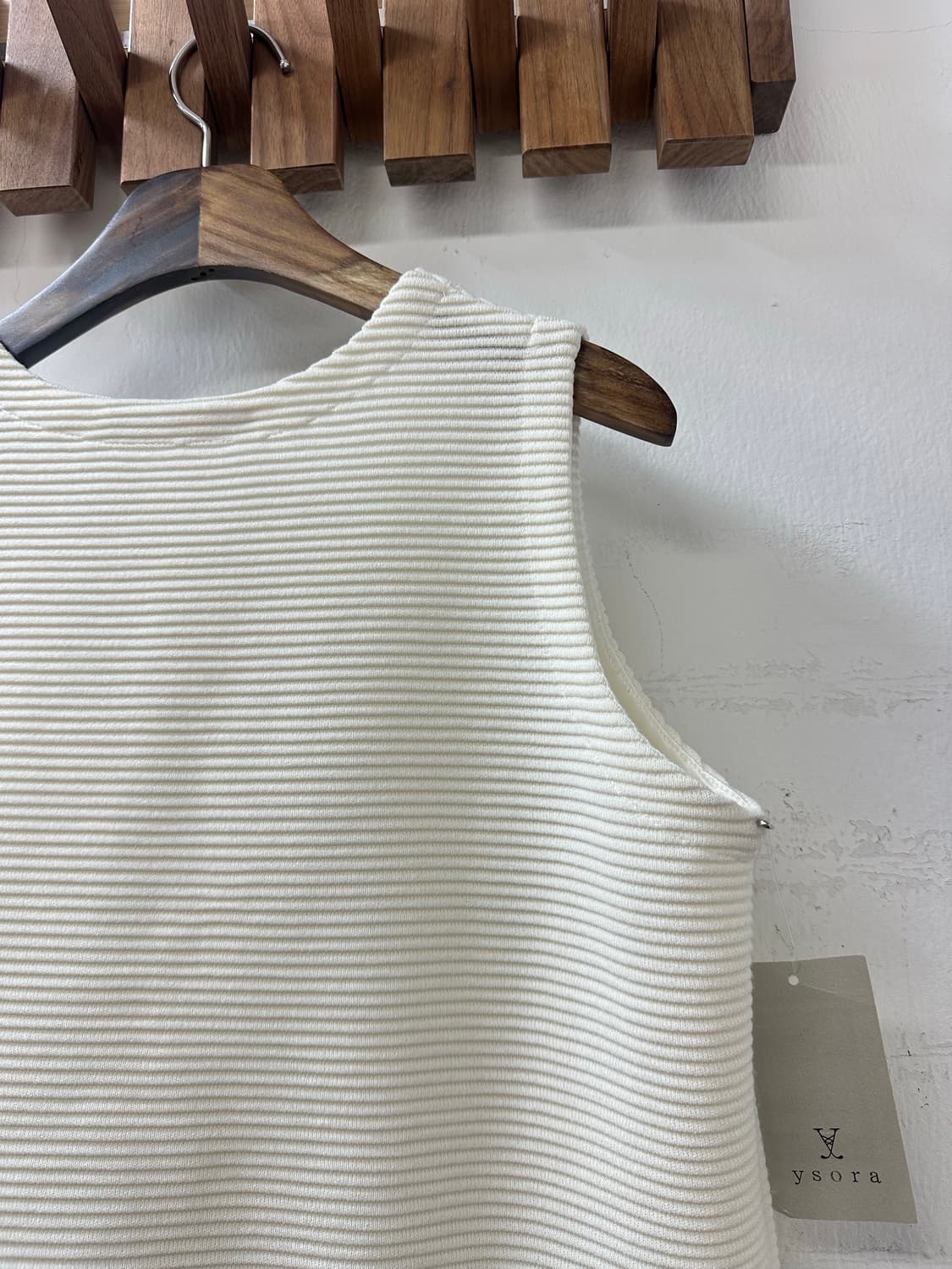 택있는 새상품 YSORA 프린지 니트 슬리브리스 탑 상품이미지5