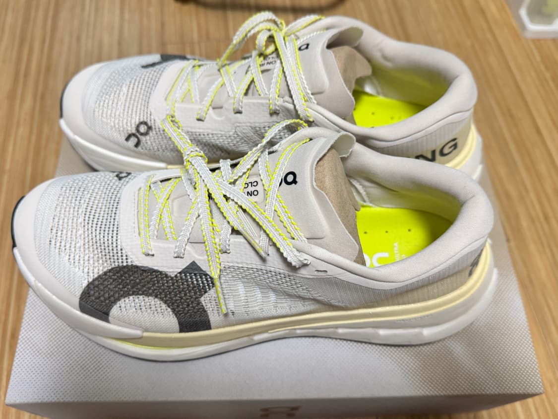 온러닝 클라우드프로 285 팝니다. 상품이미지4