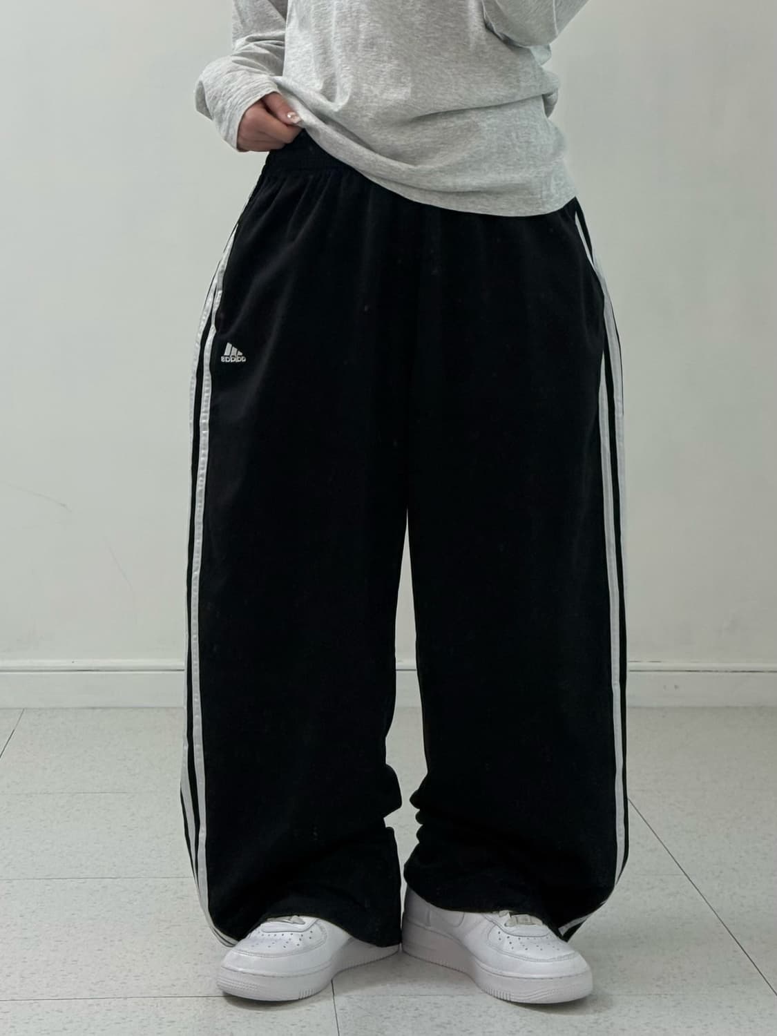 아디다스 삼선 와이드 팬츠 상품이미지1
