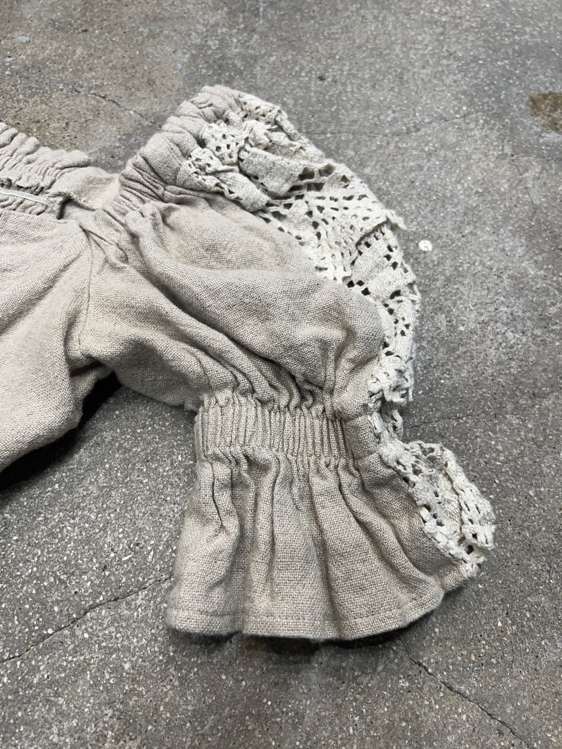 티롤리안 오픈숄더 레이스 리넨 브라우스 상품이미지3