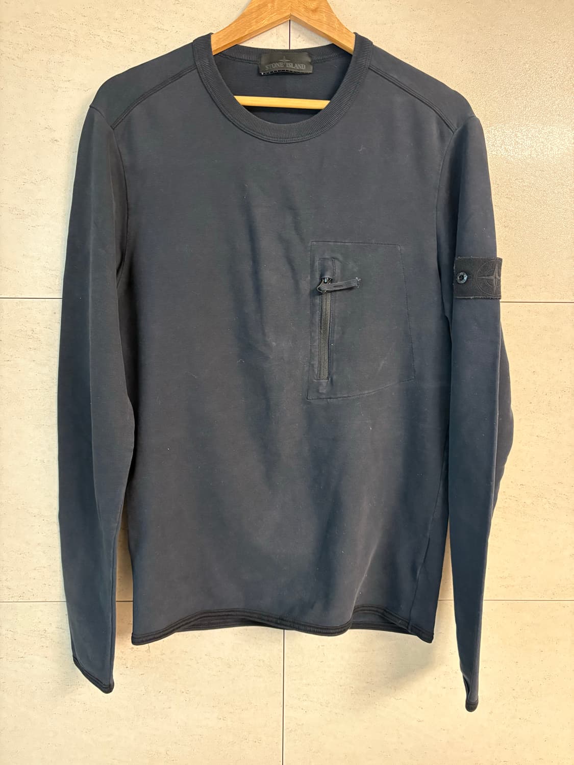 스톤아일랜드 고스트피스 포켓 맨투맨 상품이미지1