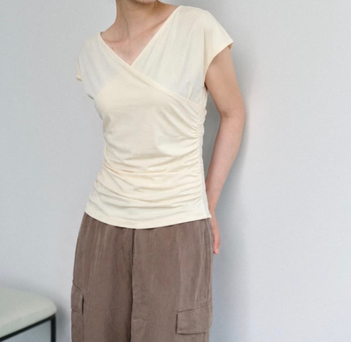 Hunch헌치 드레이프드 브이넥Wrap Draped V-Neck Top 상품이미지1