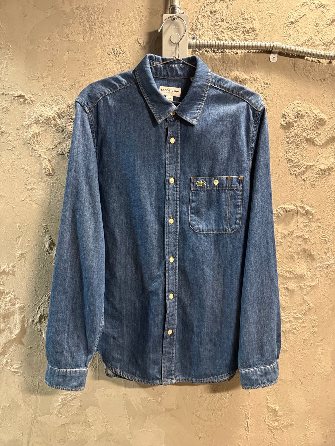 라코스테 LACOSTE 레귤러핏 데님 셔츠 인디고 M 상품이미지1