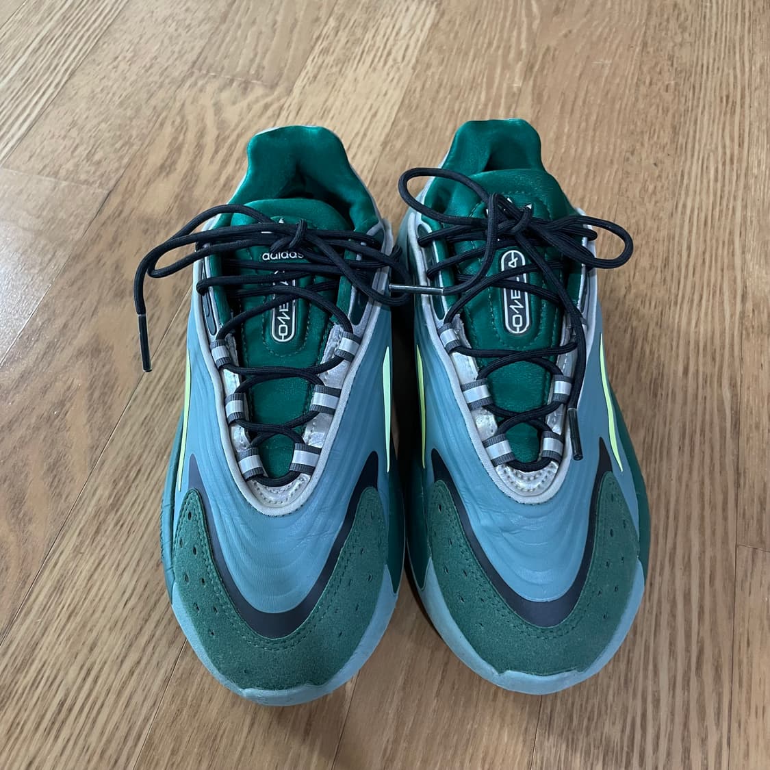 아디다스 오젤리아 스니커즈 235 상품이미지2