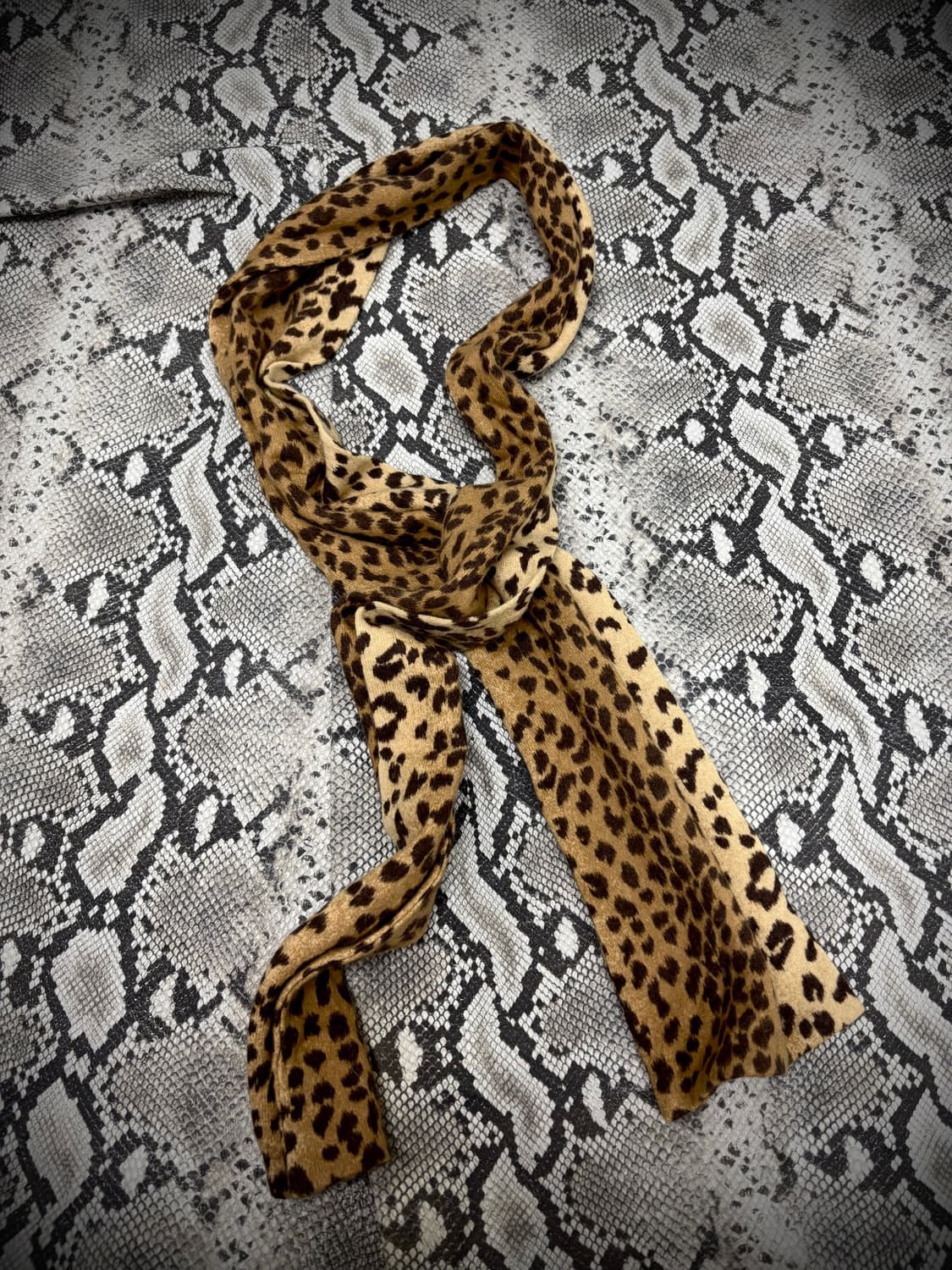 “Vintage” Leopard Scarf 상품이미지1