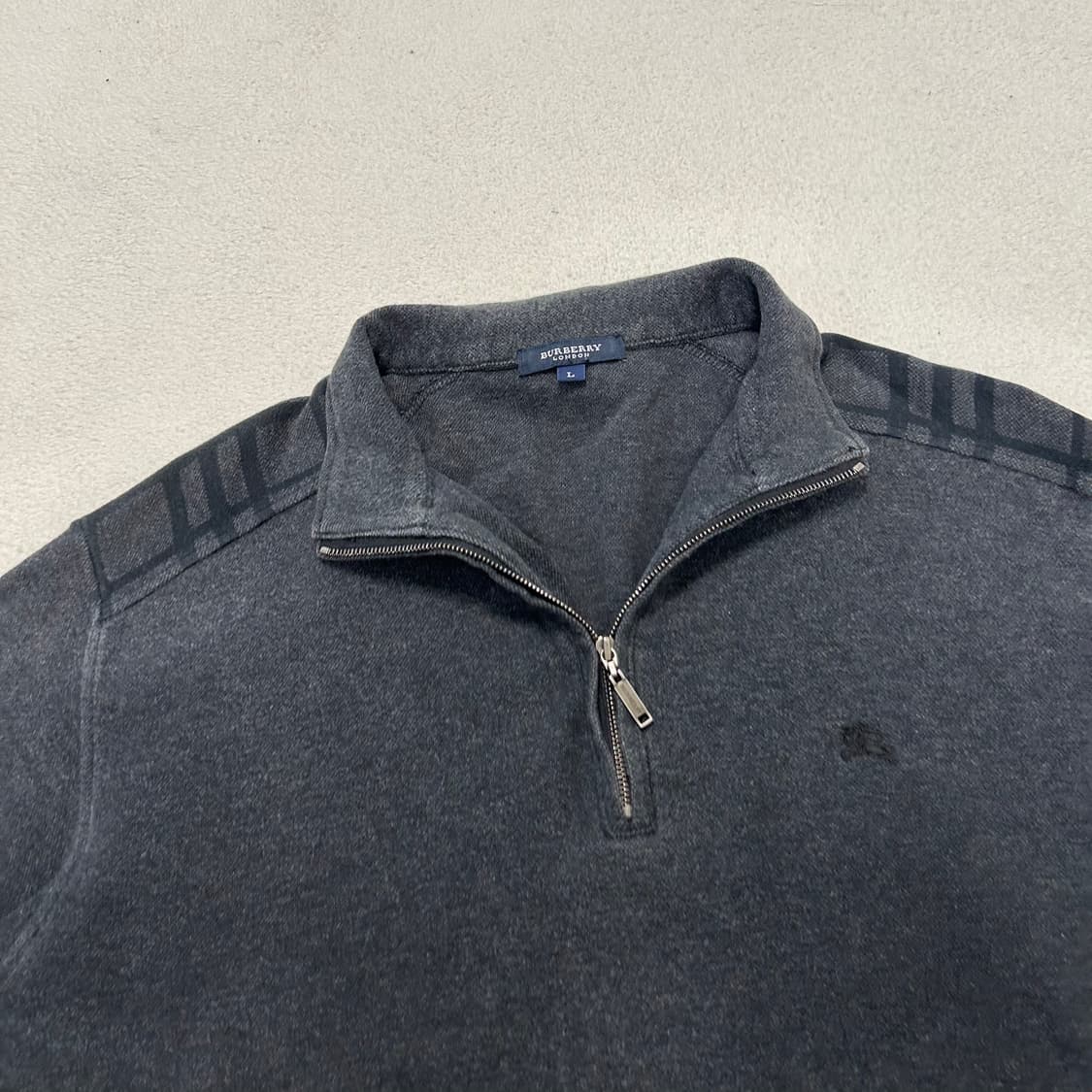 Burberry charcoal half-zip knit  상품이미지5