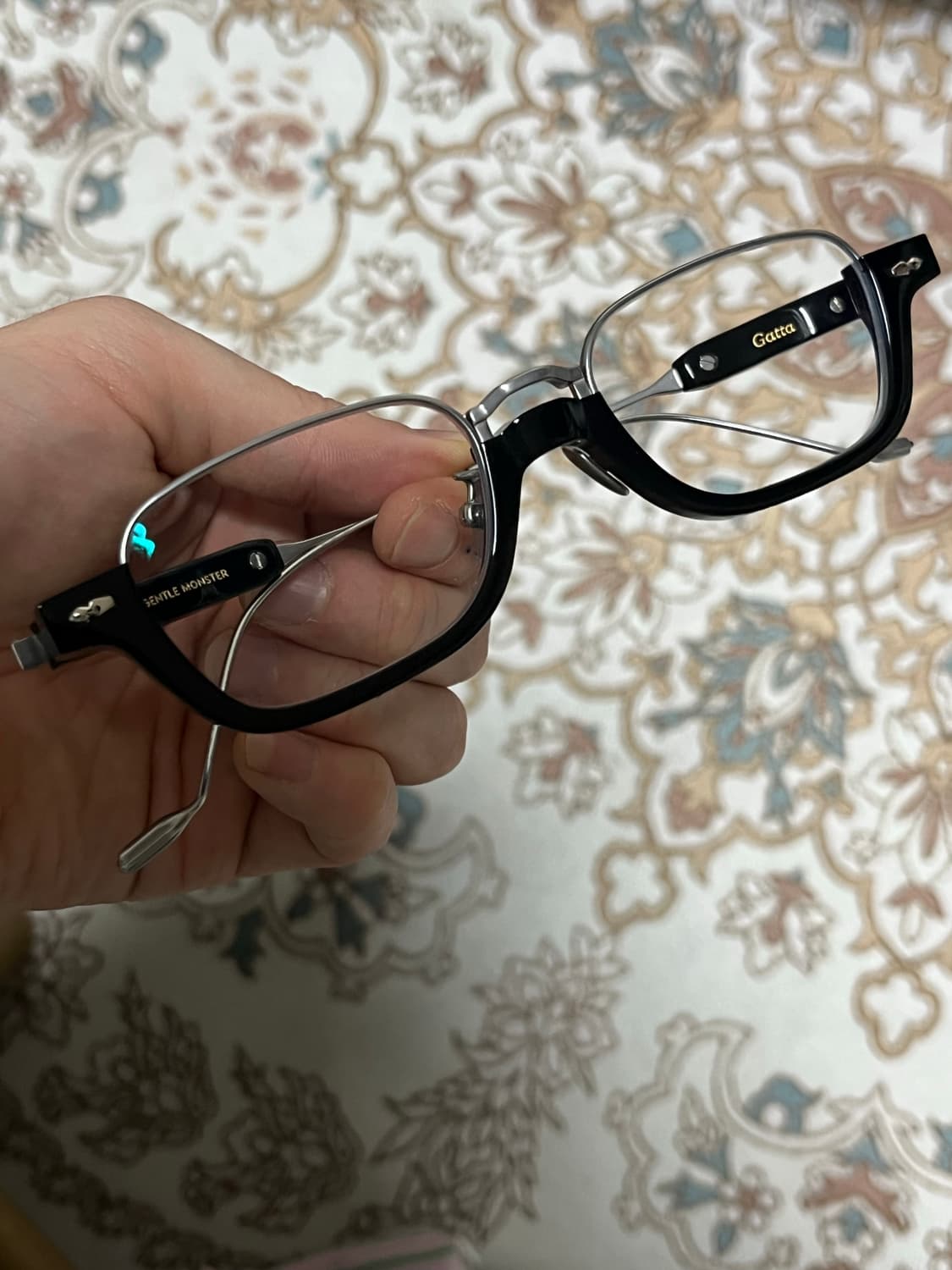 젠틀몬스터 가타 역무테 안경 상품이미지1