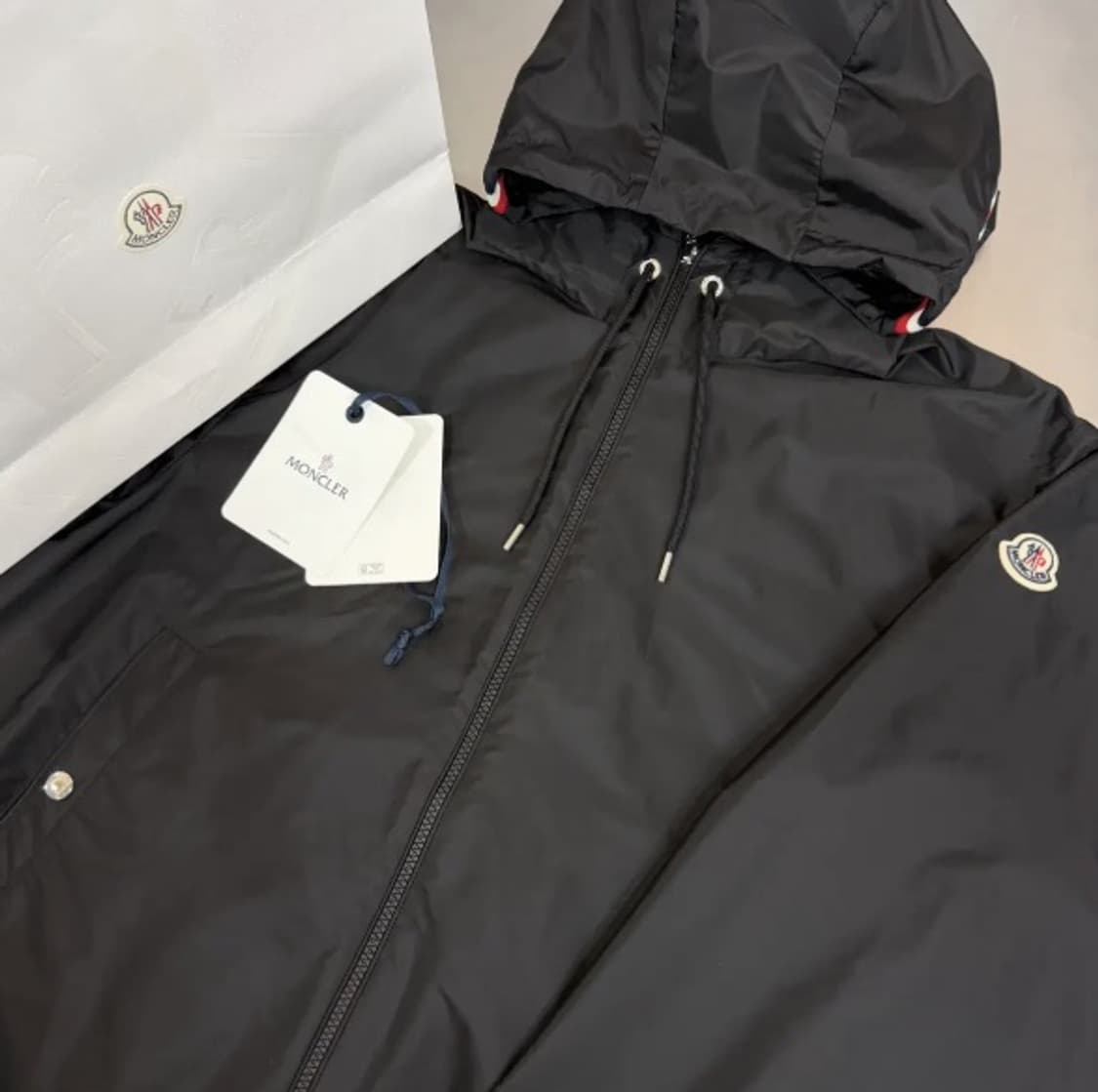 [정품] 몽클레어 나일론 후드 매트블랙 후드 자켓 XXL 상품이미지3