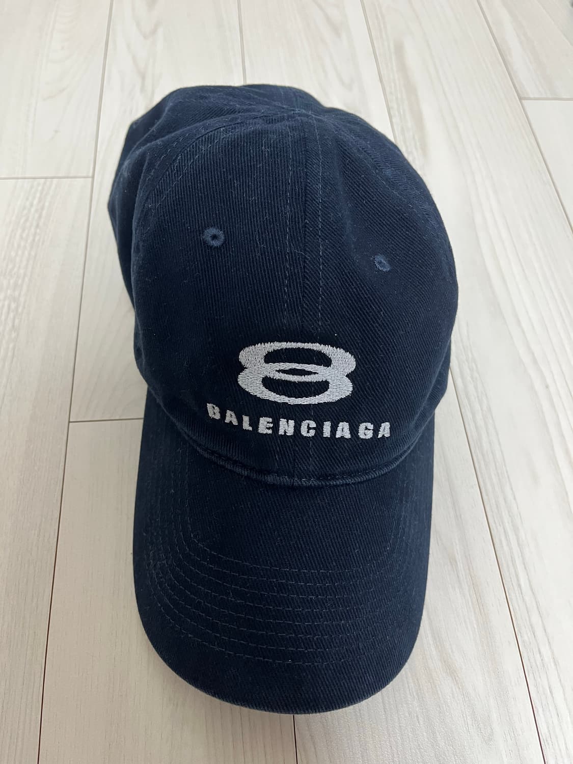 발렌시아가 스노우 볼캡 상품이미지1