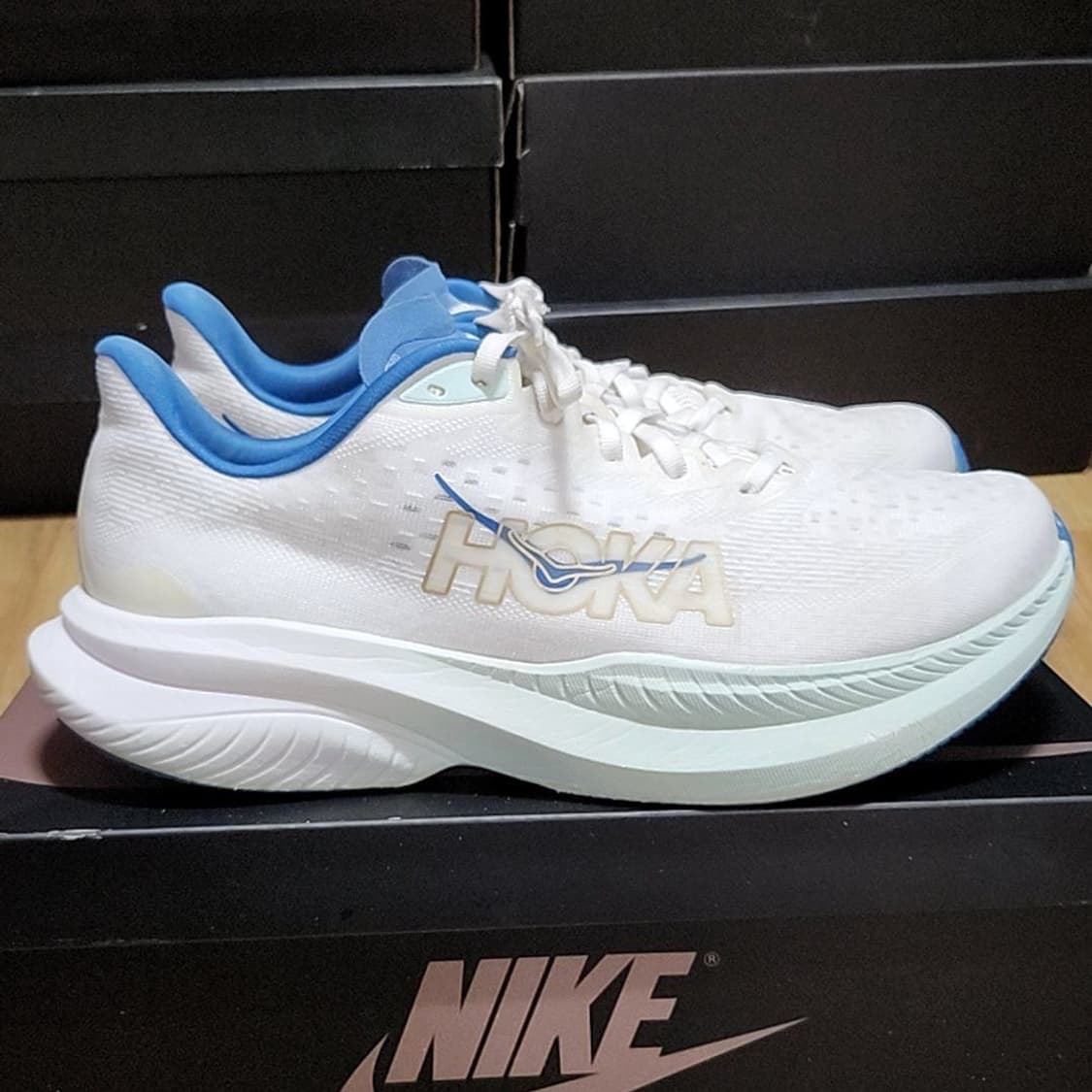 호카 290 와이드 프로스트 골드 상품이미지3