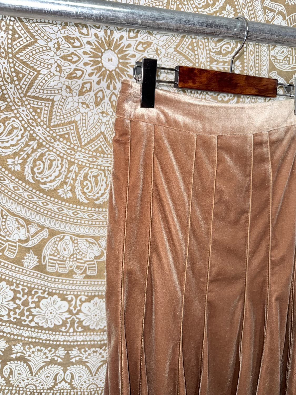 OPSEY 벨벳 미디스커트  상품이미지4