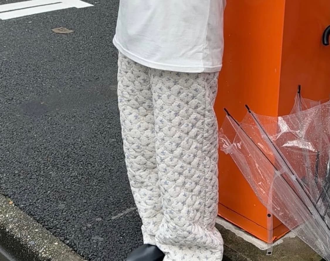 (구해요)페스토 플라워 퀼티드 패딩 팬츠 화이트 상품이미지1