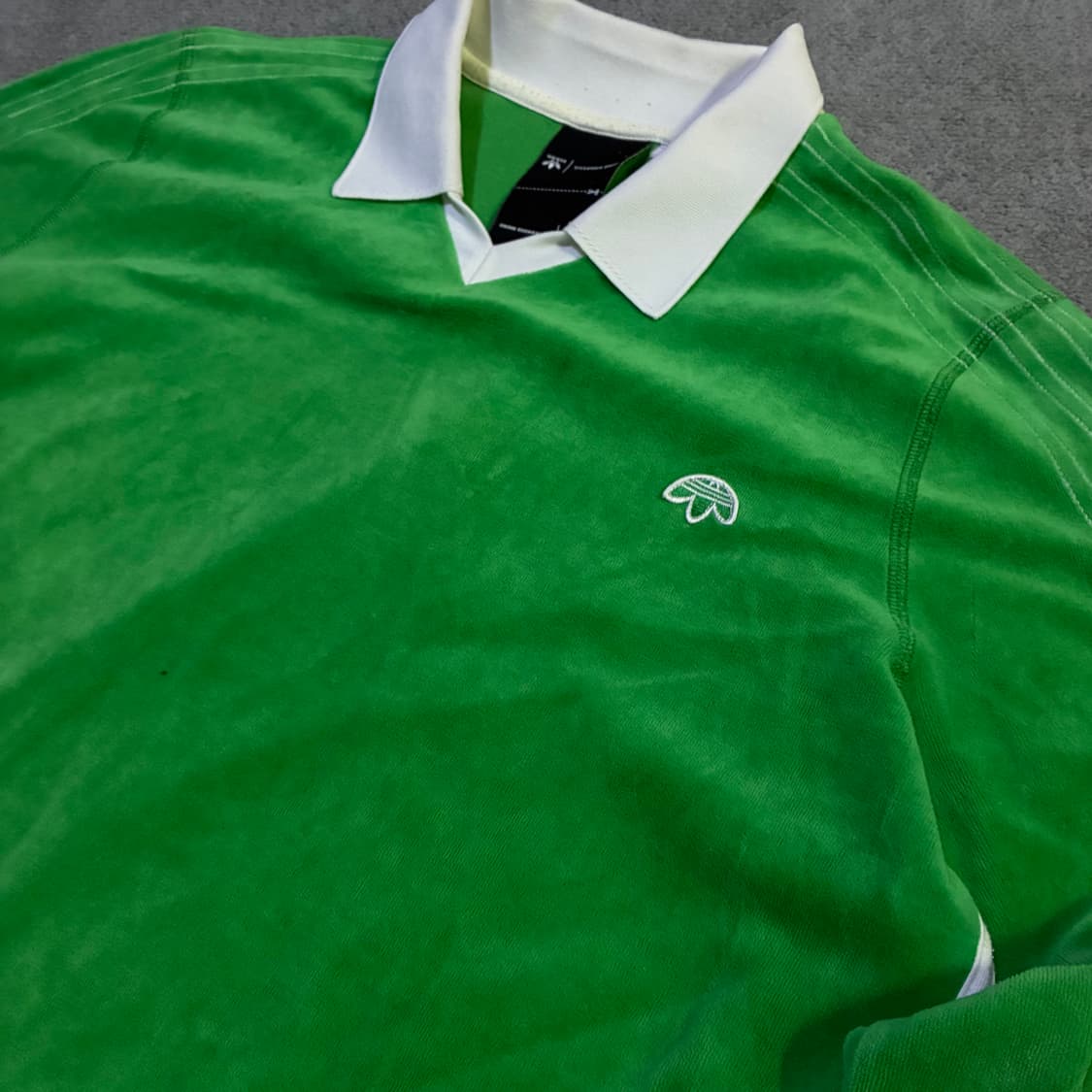 아디다스 알렉산더왕 콜라보 벨벳 카라티 L 상품이미지2