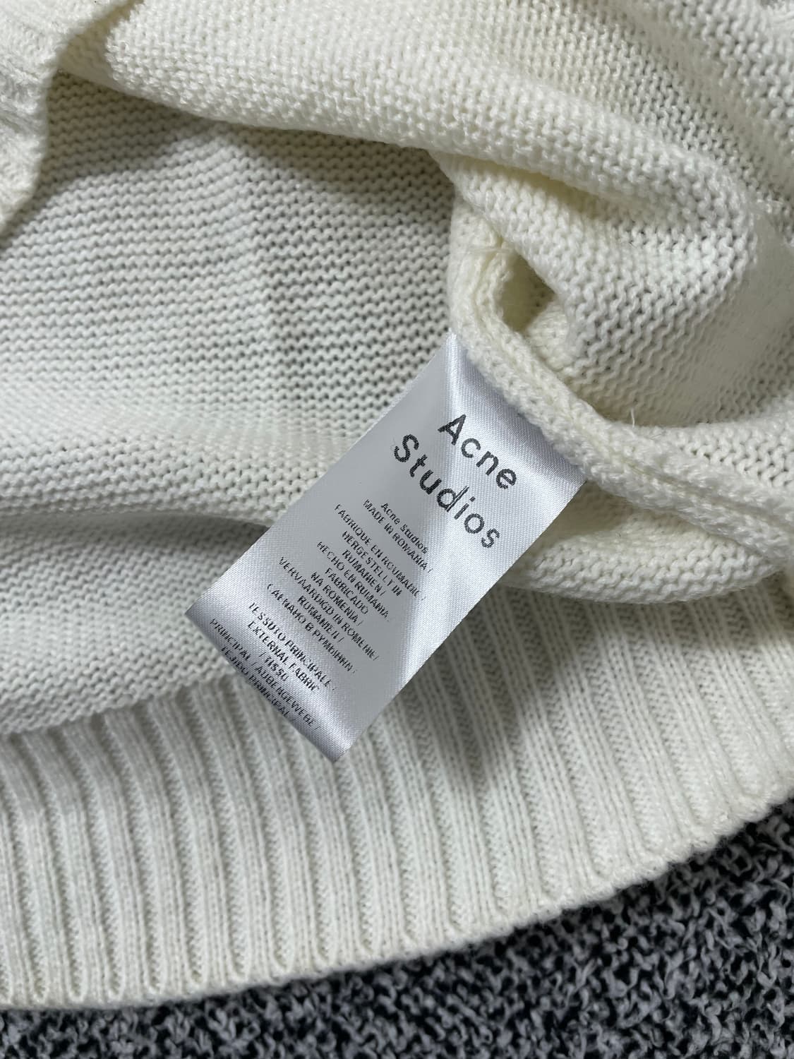 빈티지9. 아크네스튜디오 4 라인 스트라이프 페이스 패치 니트 스웨터  상품이미지5