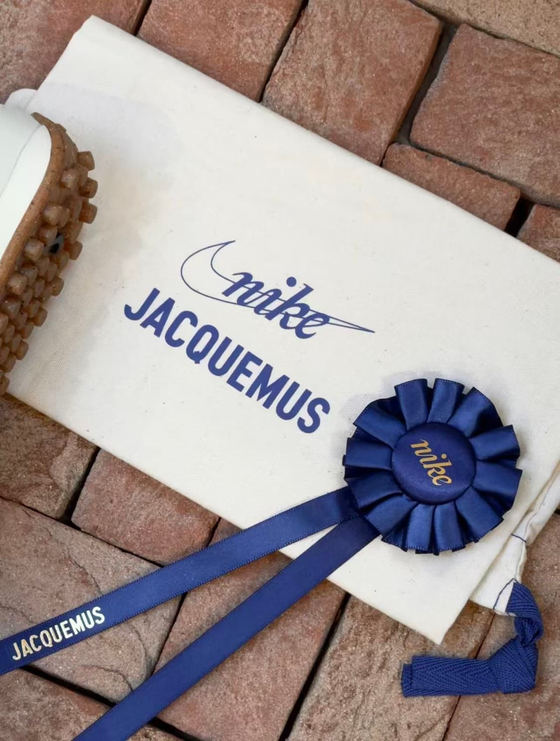 나이키 x 자크뮈스 문 슈 SP 앨러배스터 오프 누아르 상품이미지3