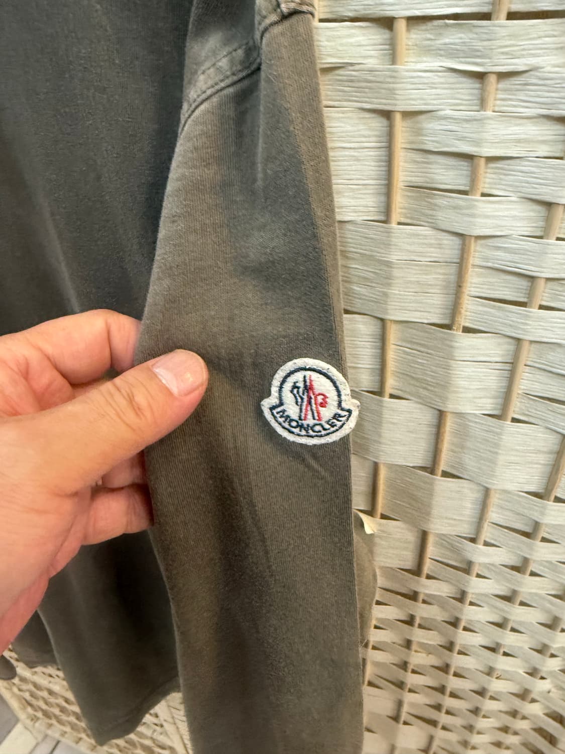 105 정품 몽클레어 티셔츠 팝니다 상품이미지3